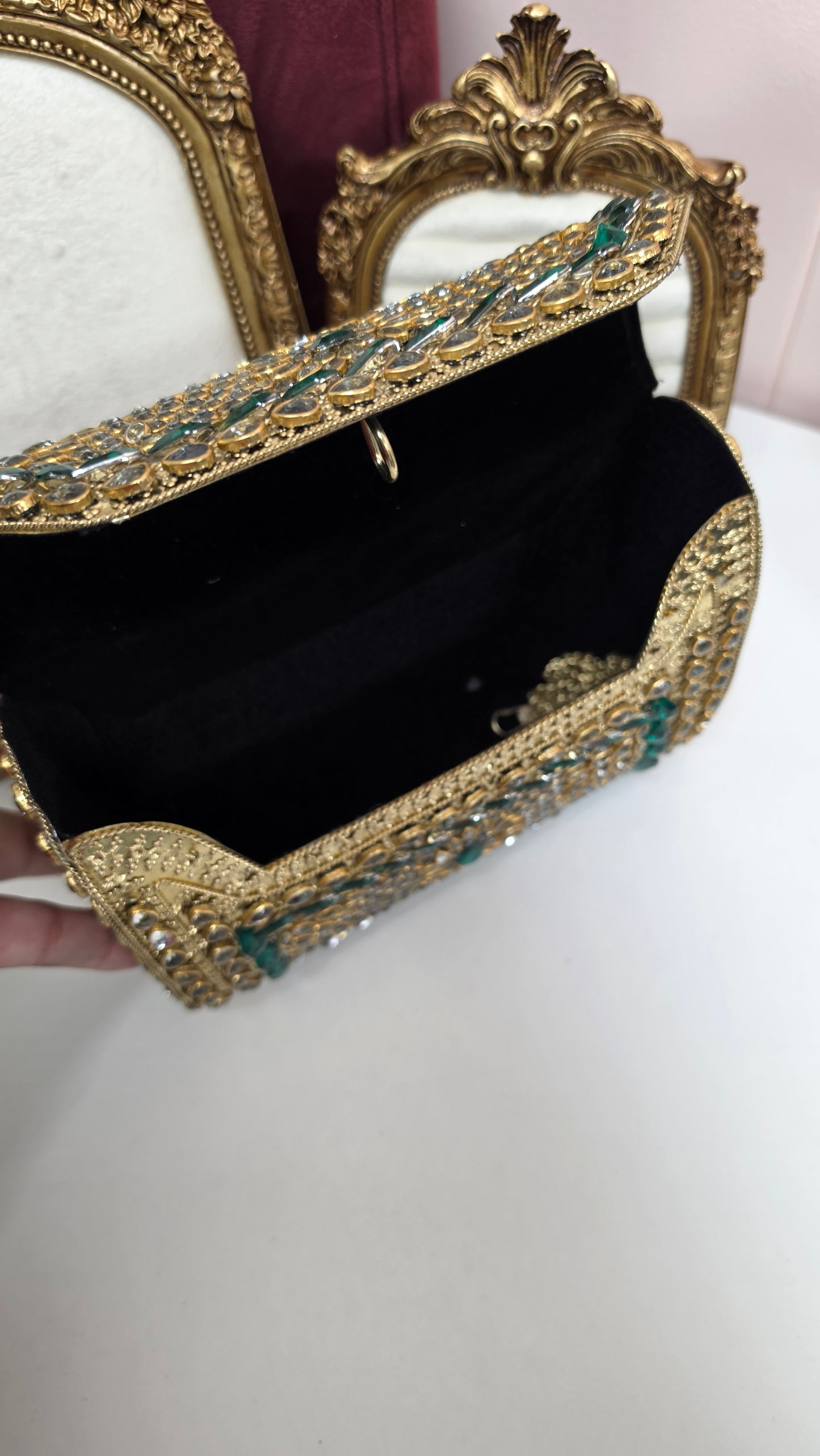 Naina kundan brass clutch