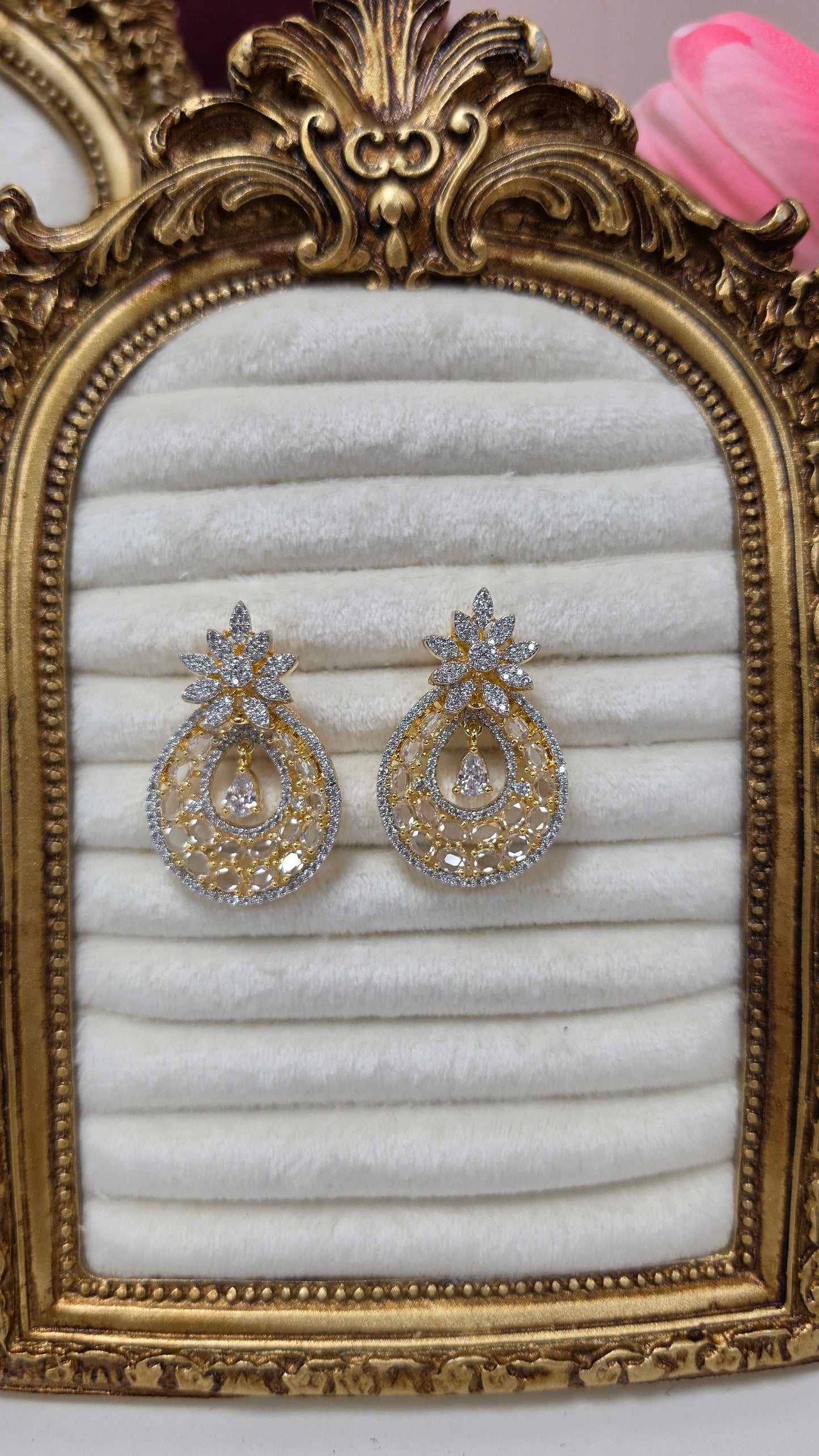 Priya gold plated pendent set ( Gold)