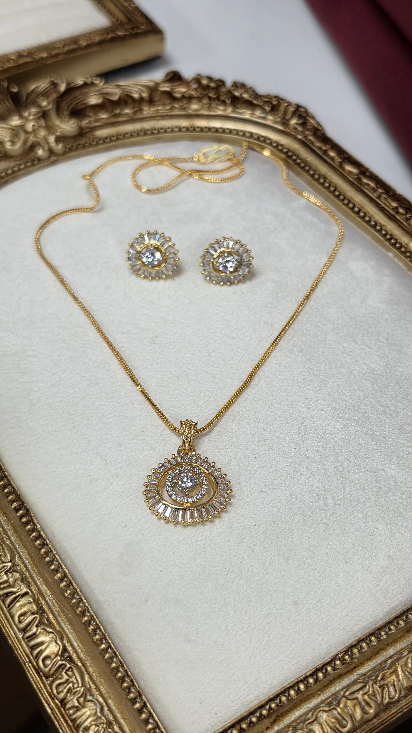 Shaheen pendent set