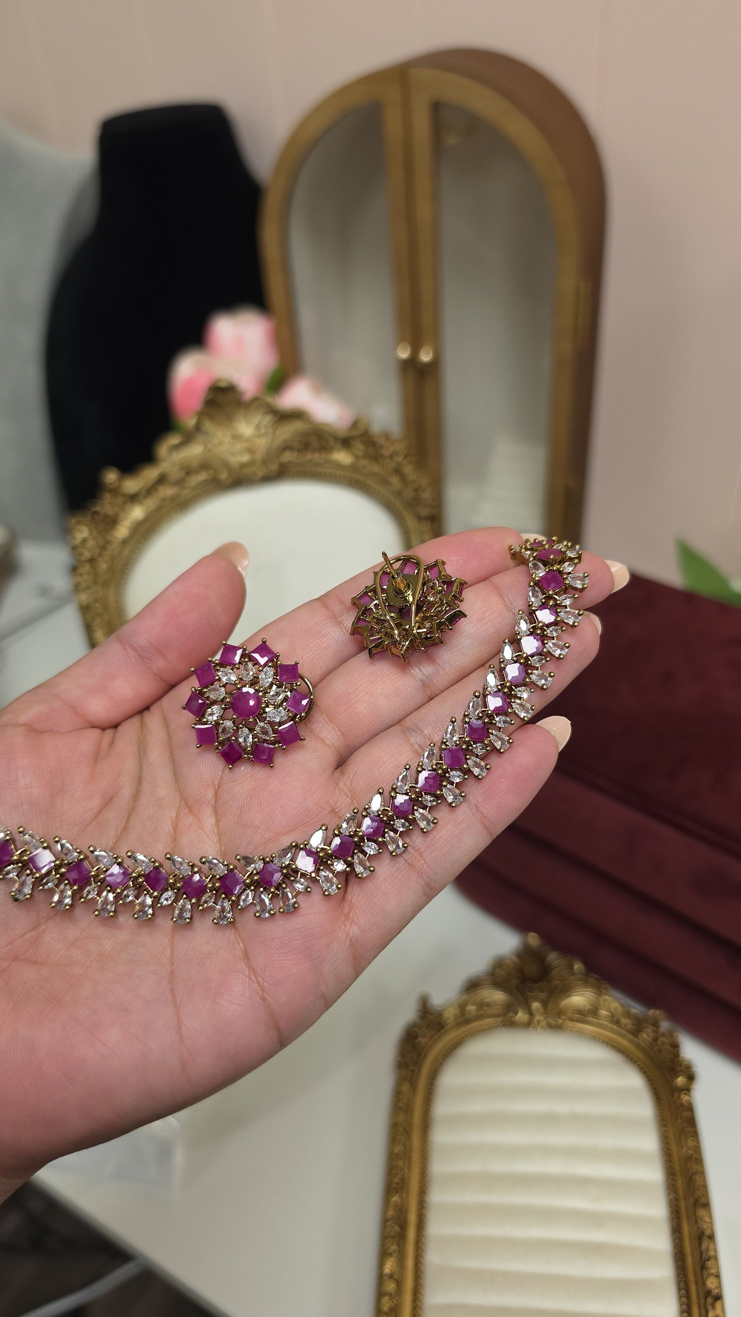 Suhana necklace with Studs (ruby)