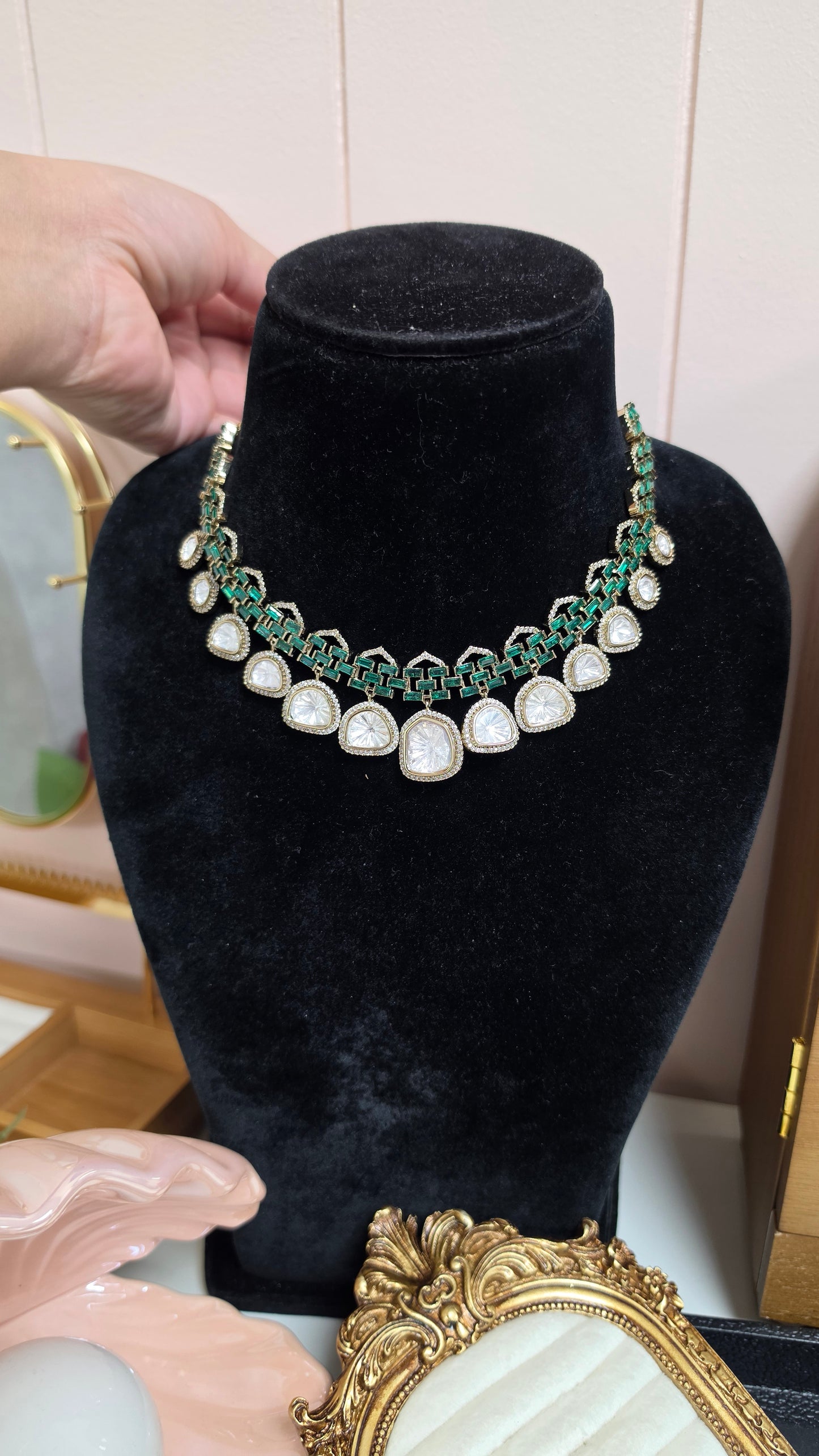 Eshpreet kundan set (Green)