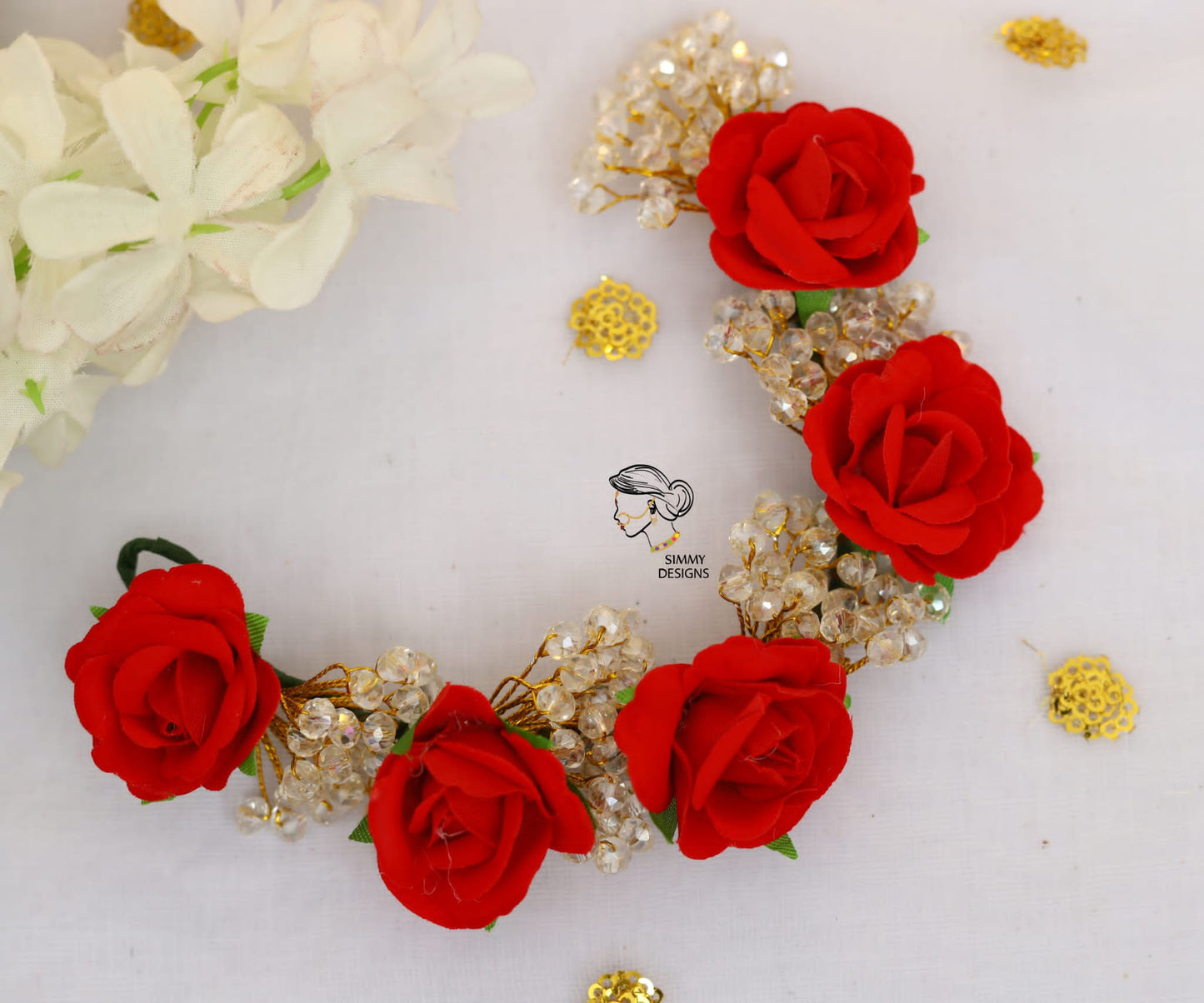 Red roses hair accessory