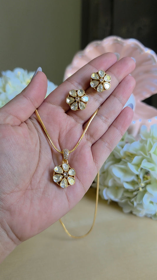 Damini moisturizer kundan pendent set