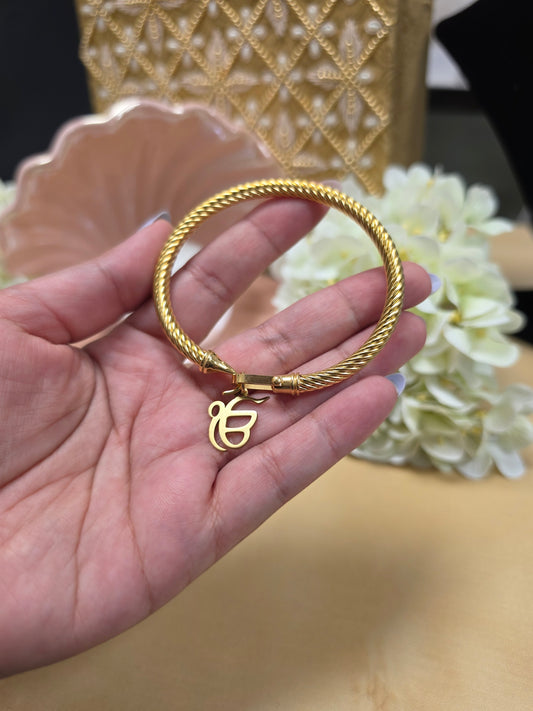 Ikonkar sikh gold bracelet