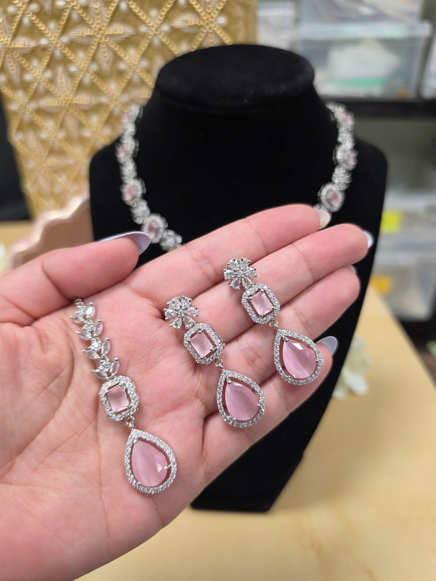 Zahira ad necklace set