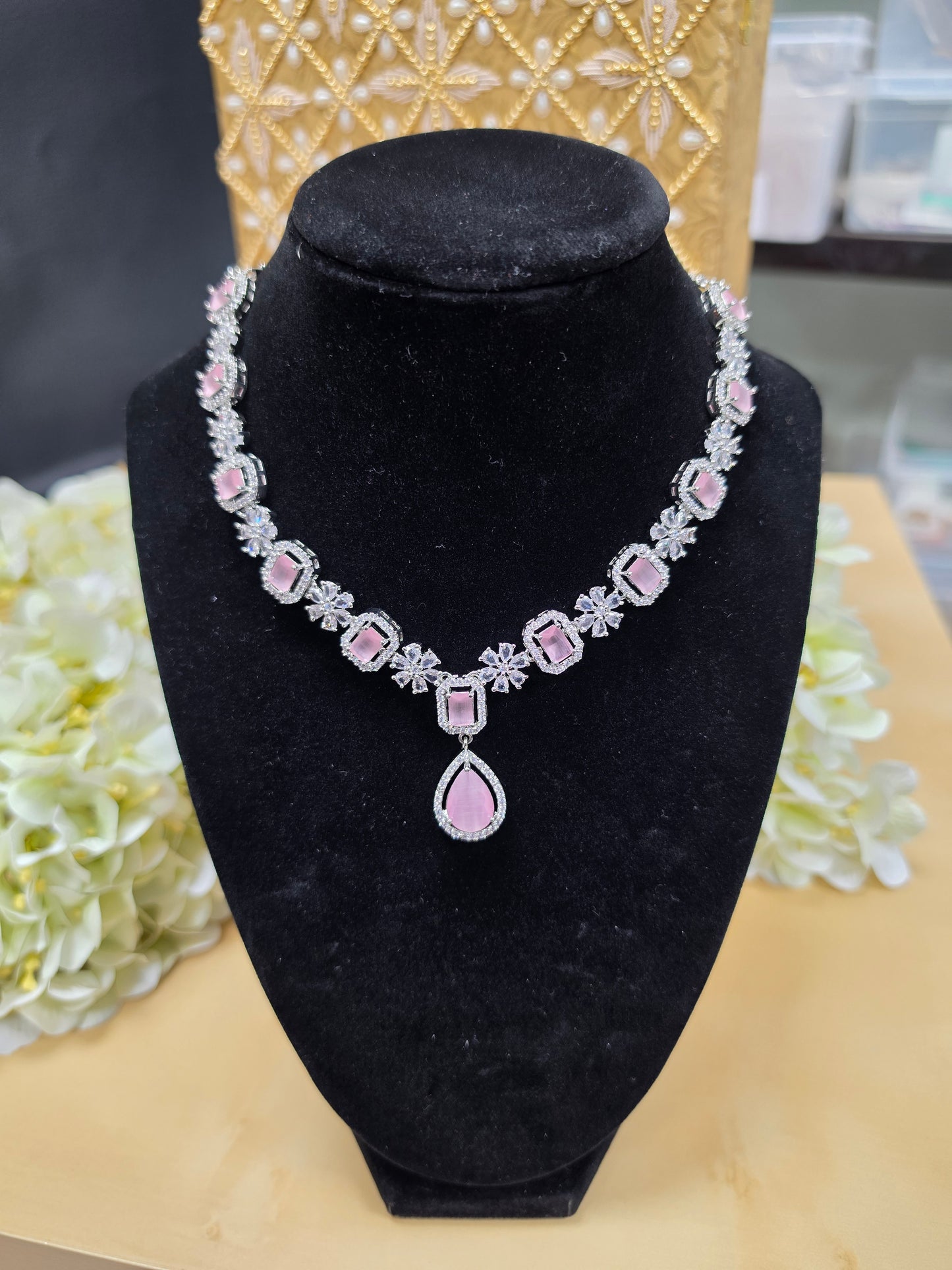 Zahira ad necklace set