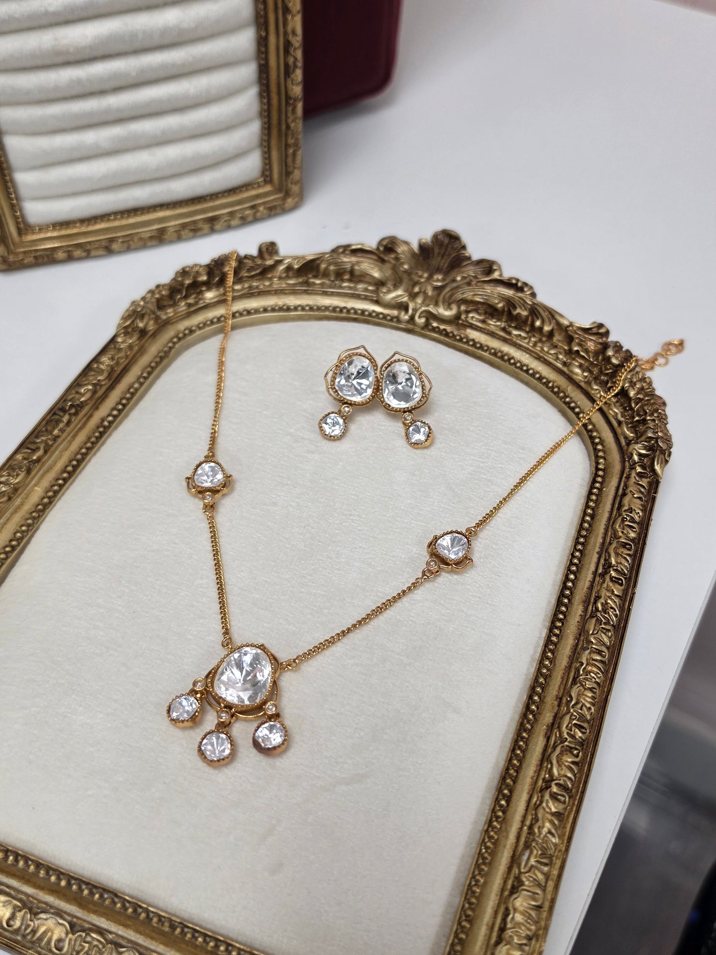 Alya premium mosonaite kundan set