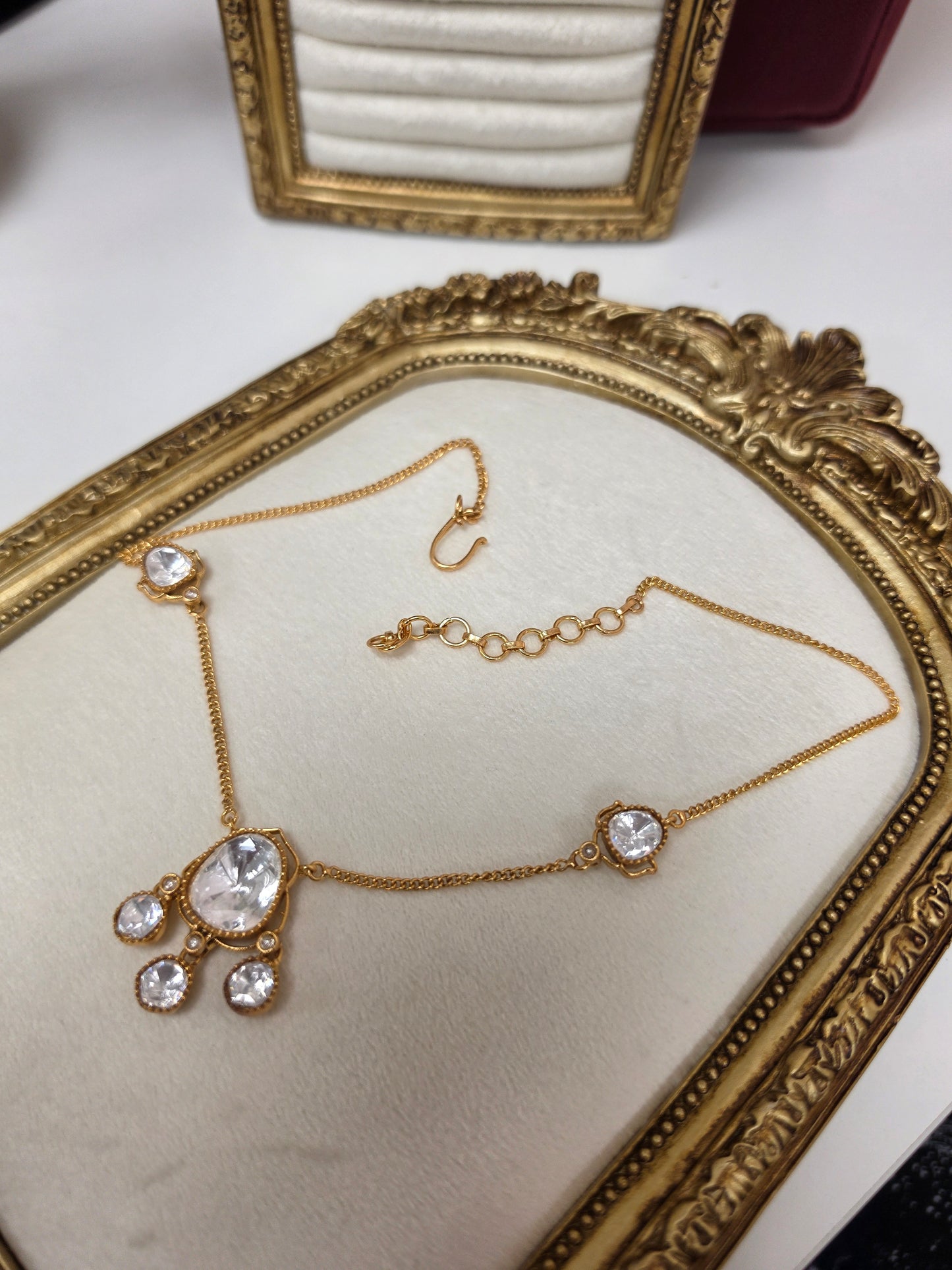 Alya premium mosonaite kundan set