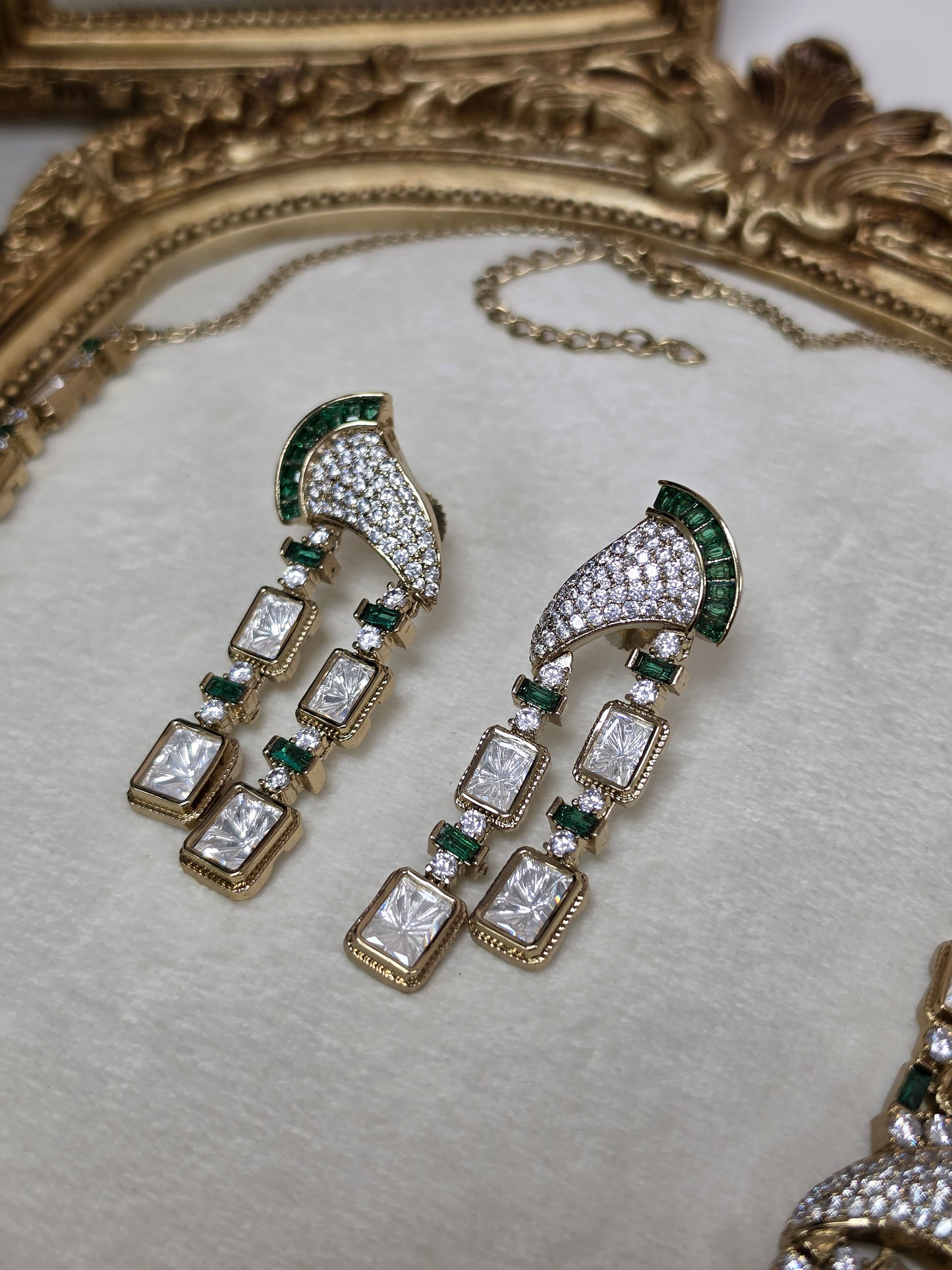 Shreya premium mosonaite kundan set(Green)