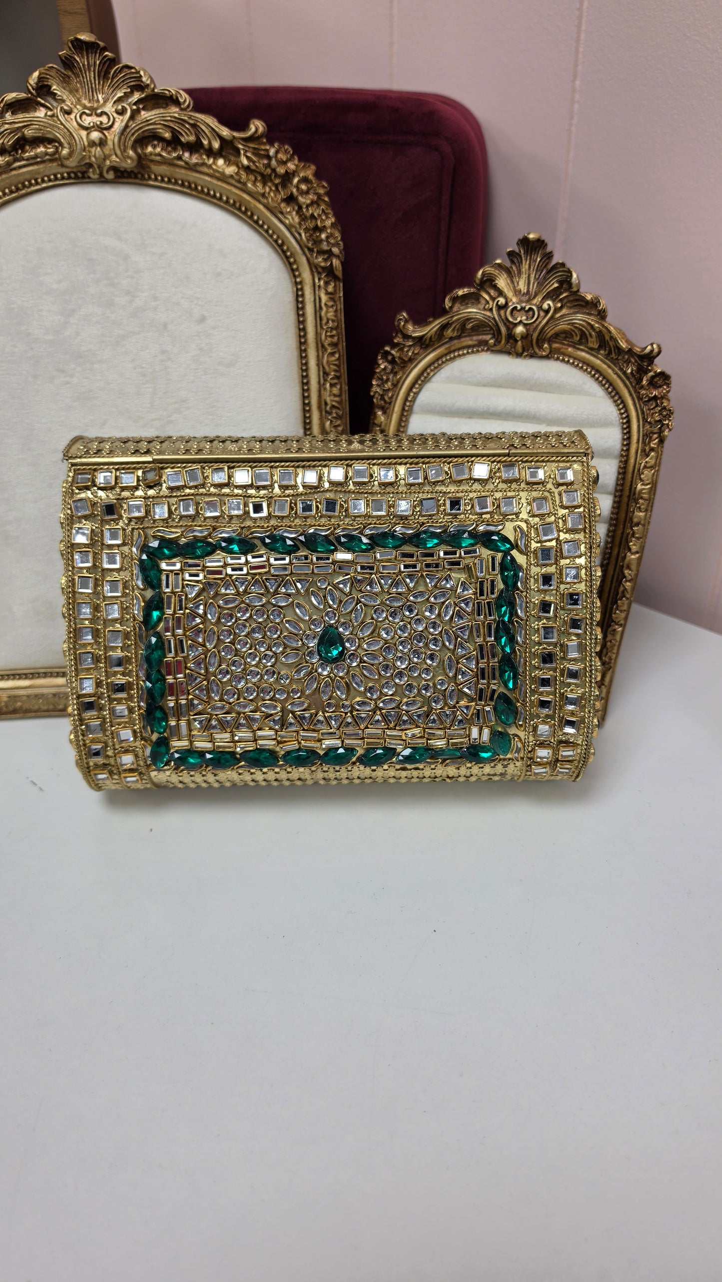 Naina kundan brass clutch