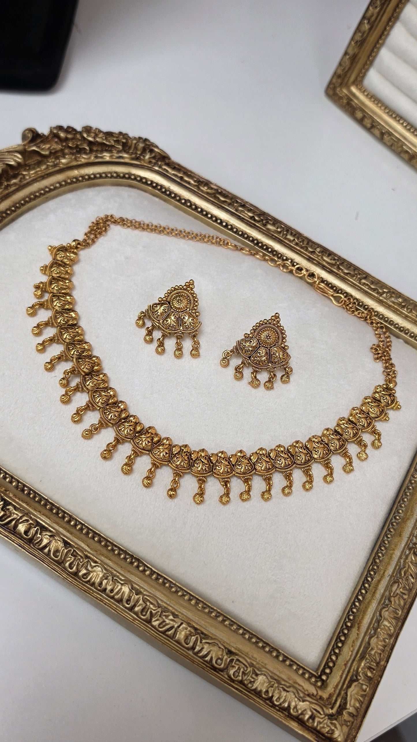 Ishara premium gold plated set