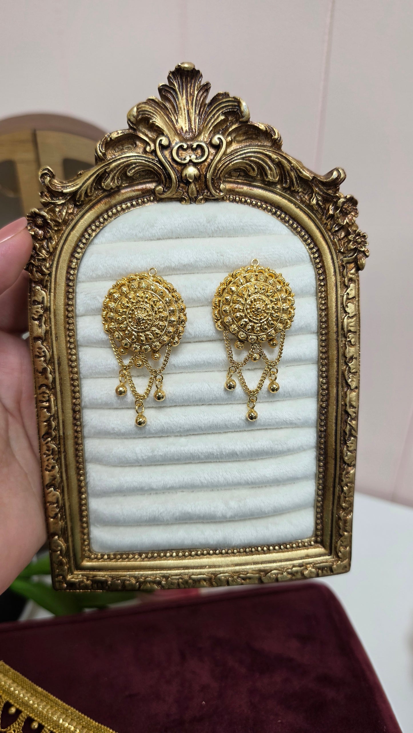 Mehar gold plated choker set
