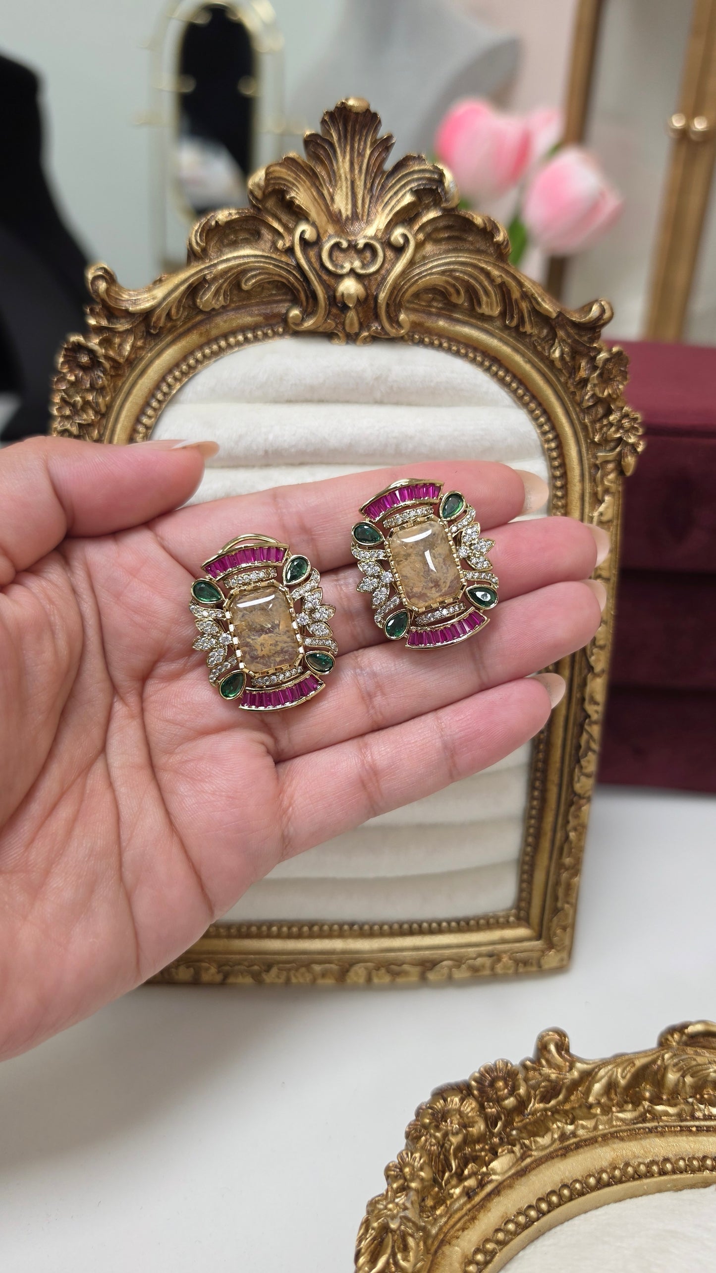 Pari premium Inspired Studs