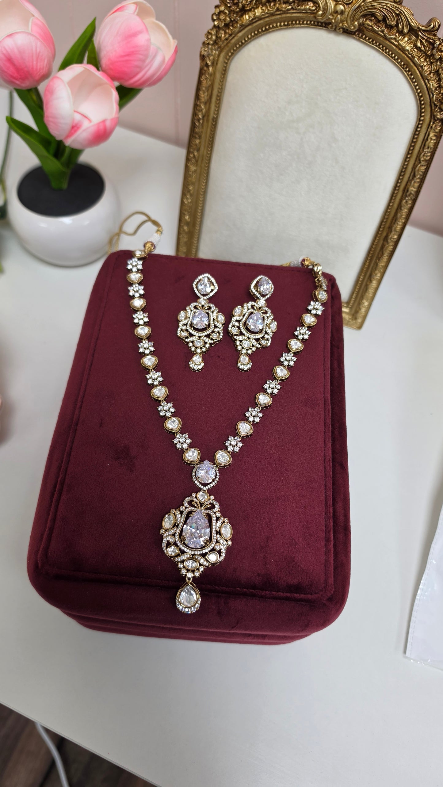Manat premium kundan set (Clear)