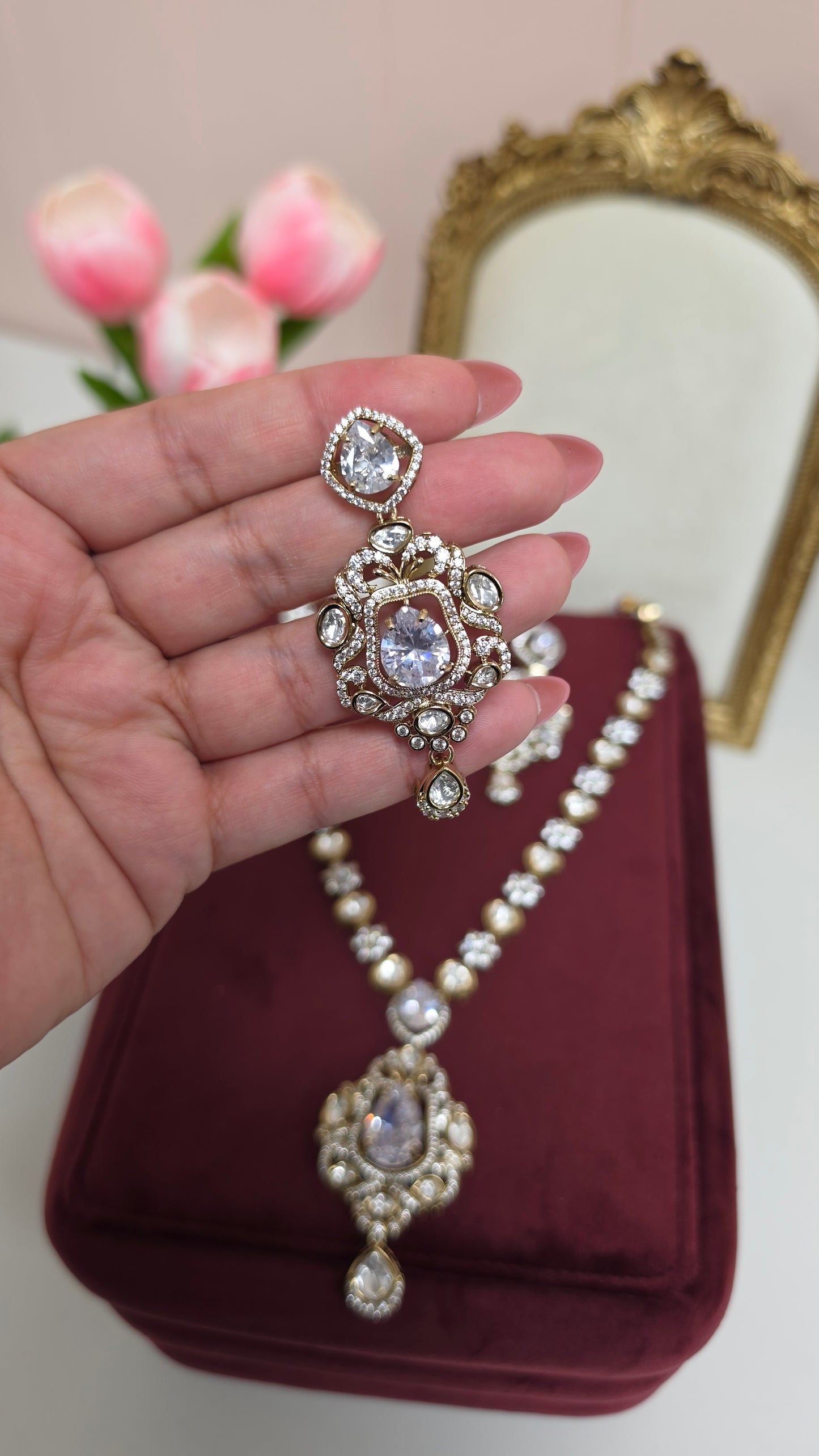 Manat premium kundan set (Clear)