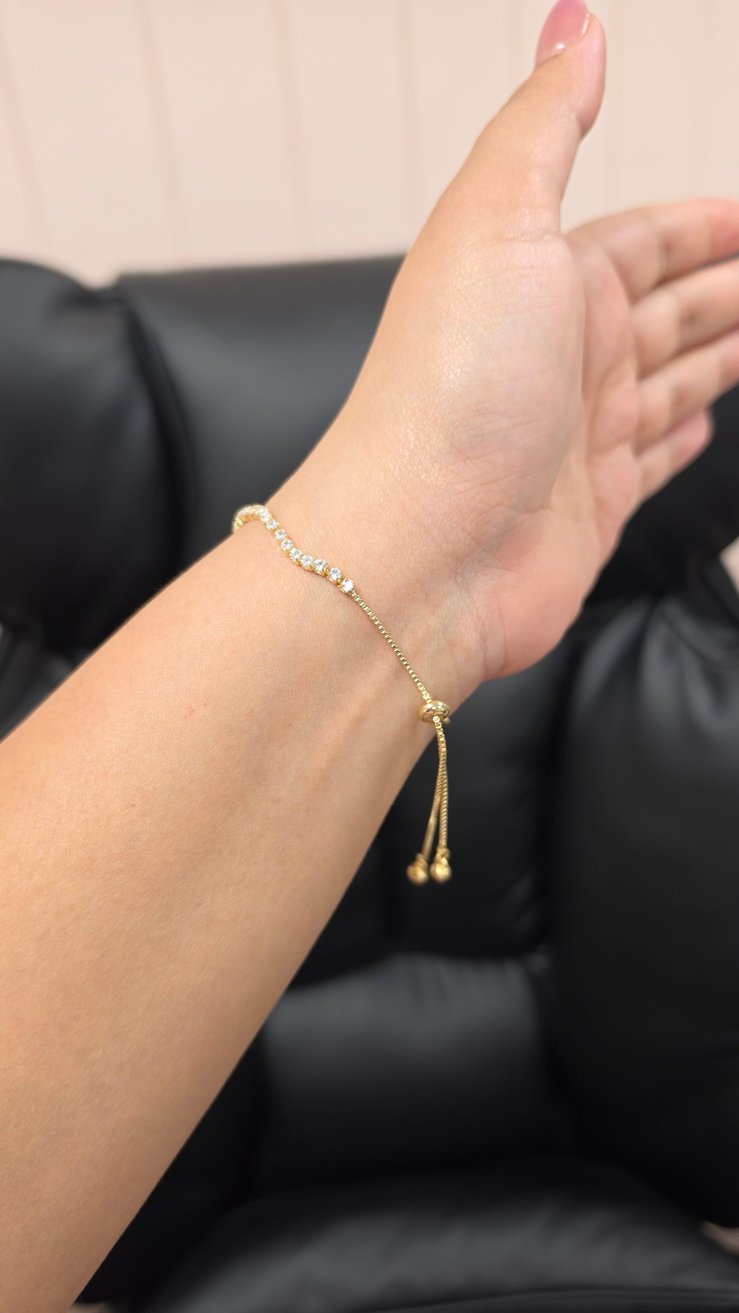 Adjustable bracelet for bhabhi(women)