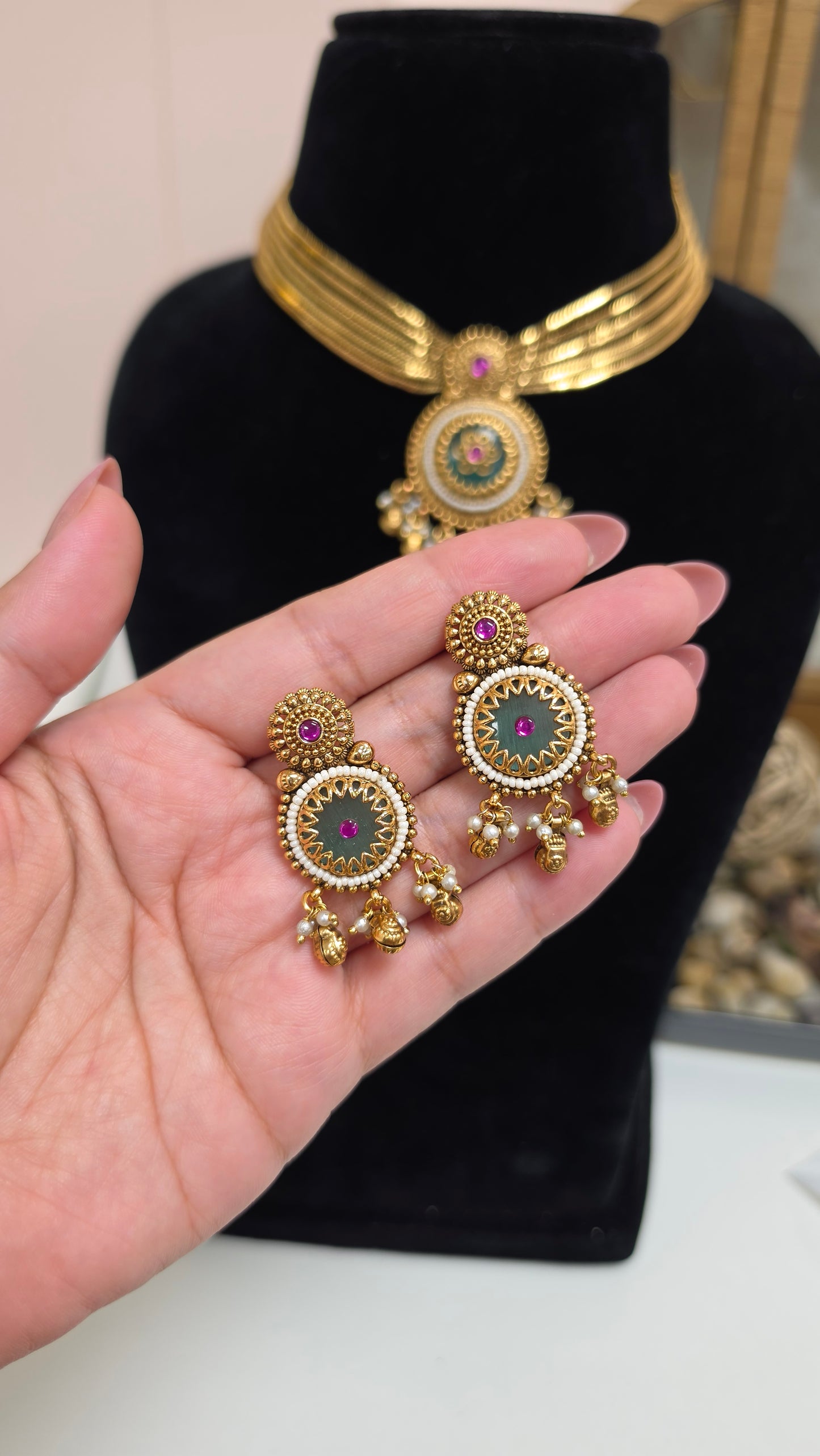 Itika hearitage kundan set