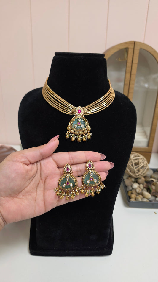 Jheel hearitage kundan set