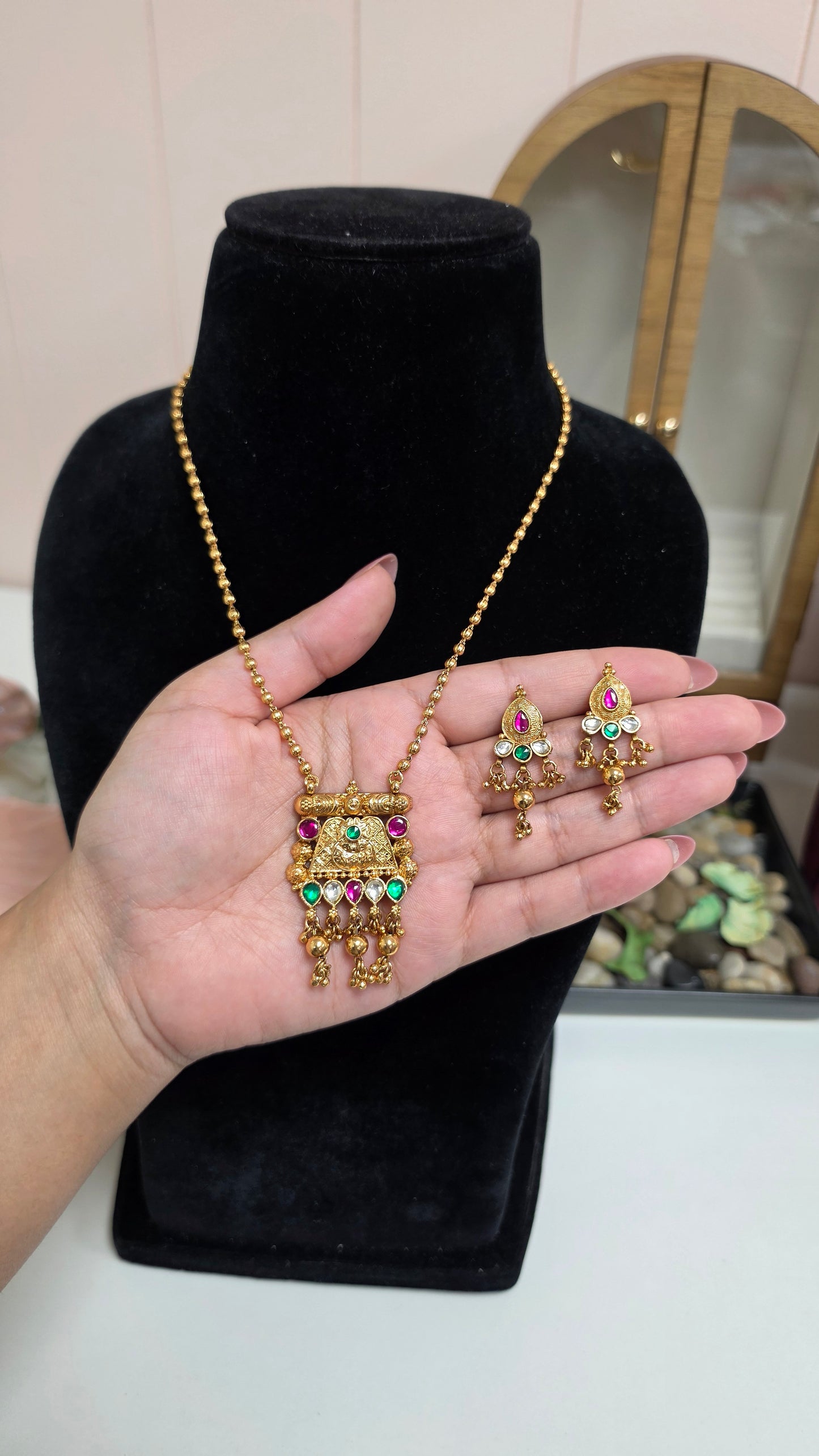 Virala heritage kundan set