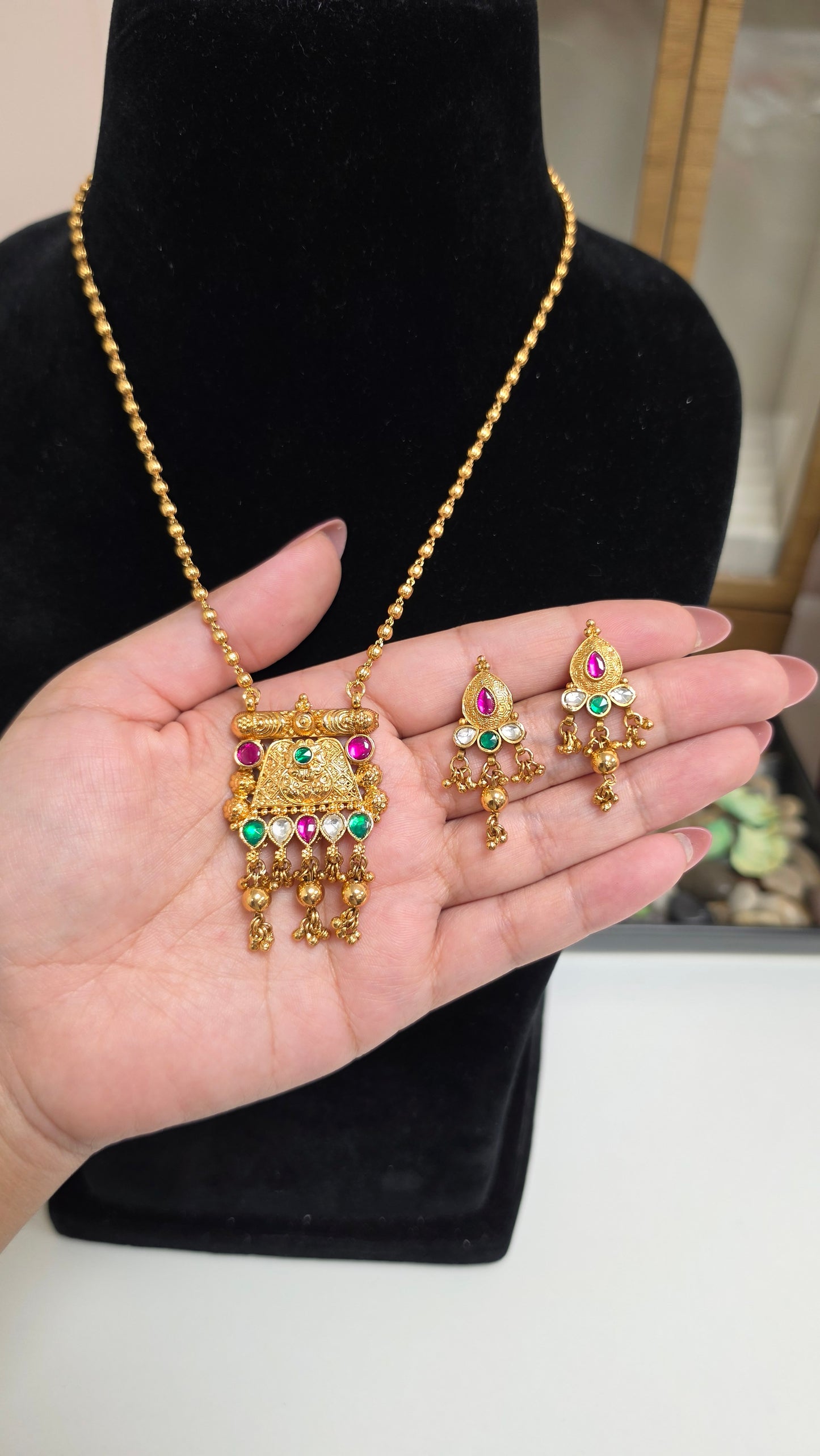 Virala heritage kundan set