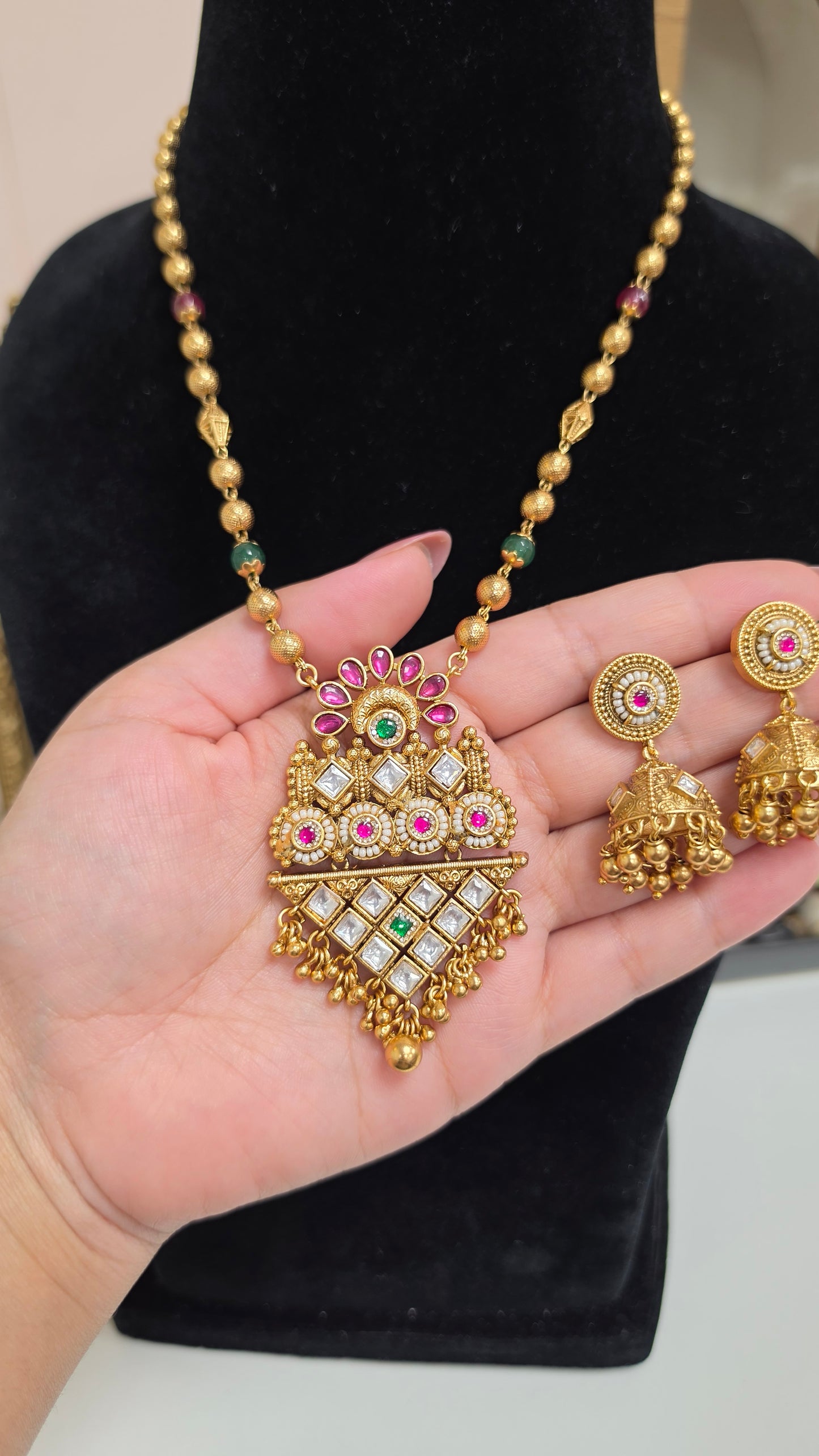 Chunika heritage kundan set