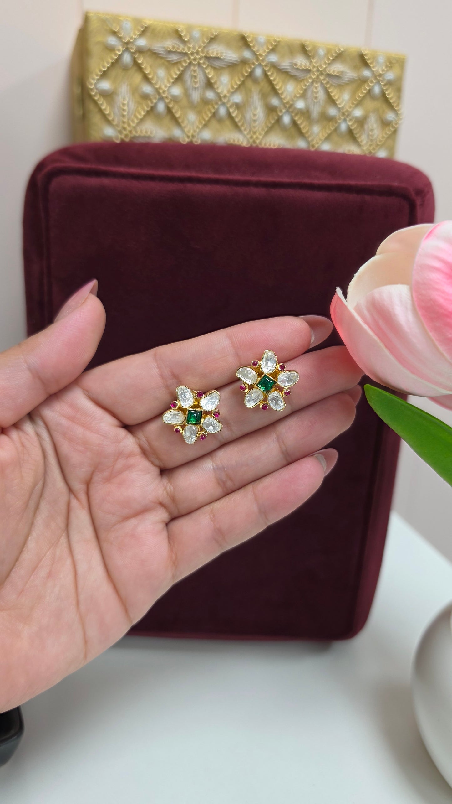 Kavia kundan Studs