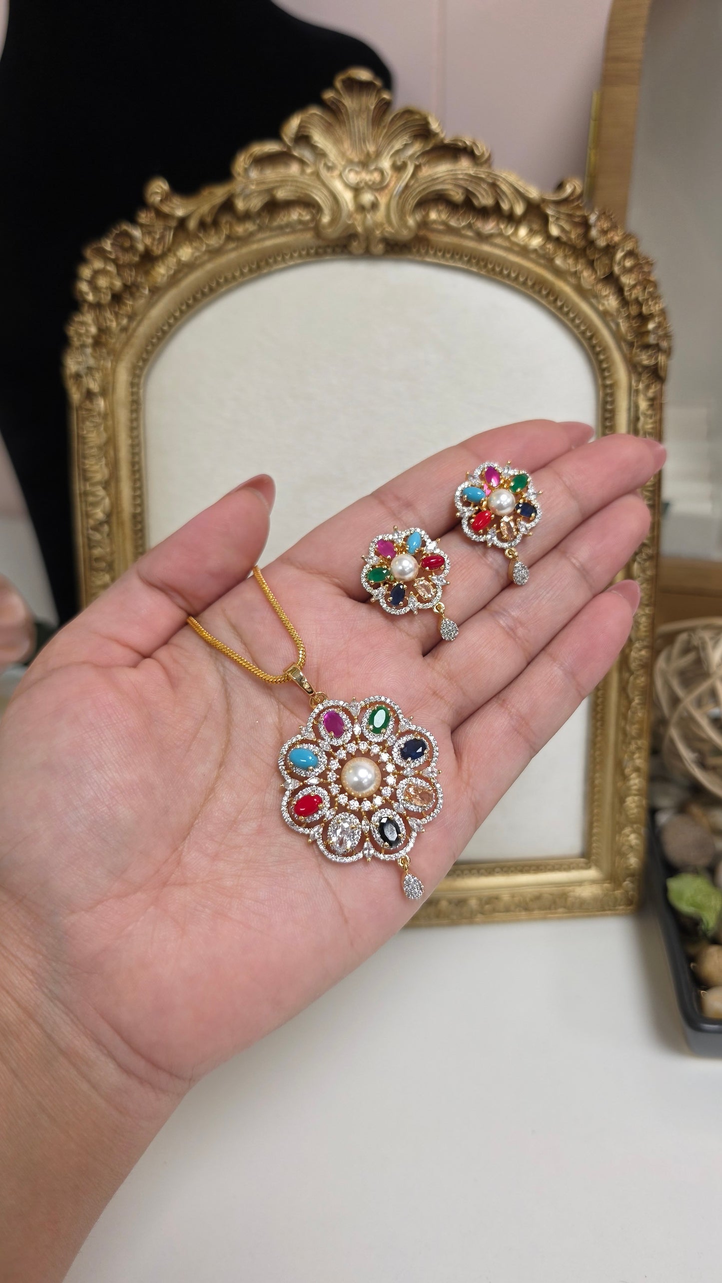 Alishba pendent set