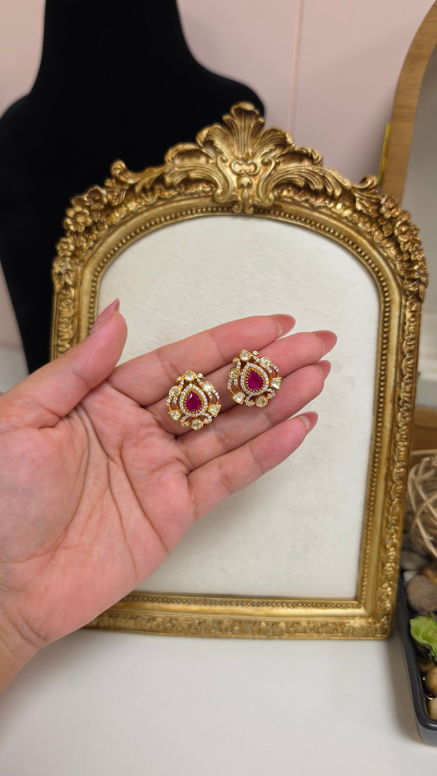 Parin sunheri kundan studs(With color options)