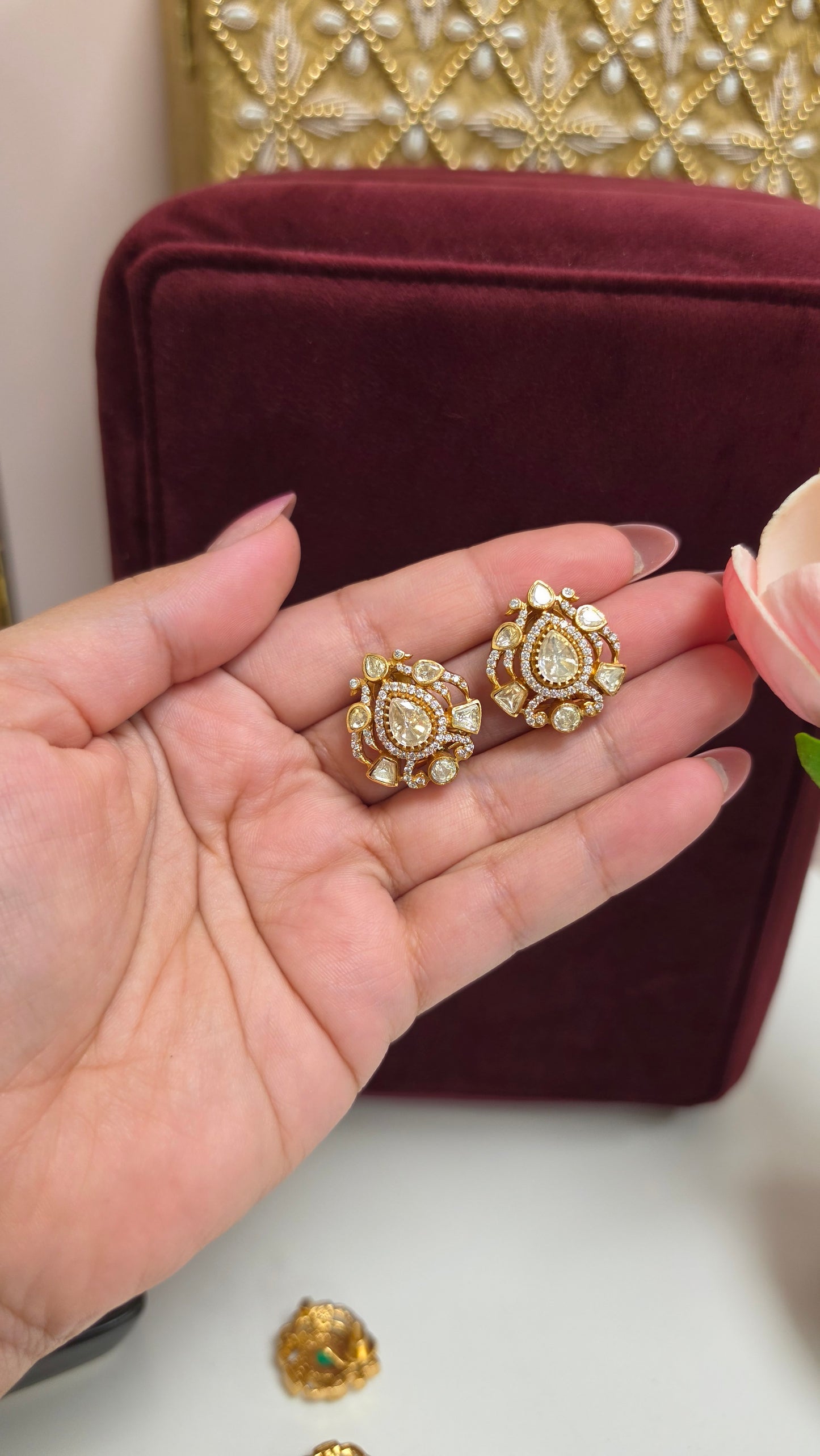 Parin sunheri kundan studs(With color options)