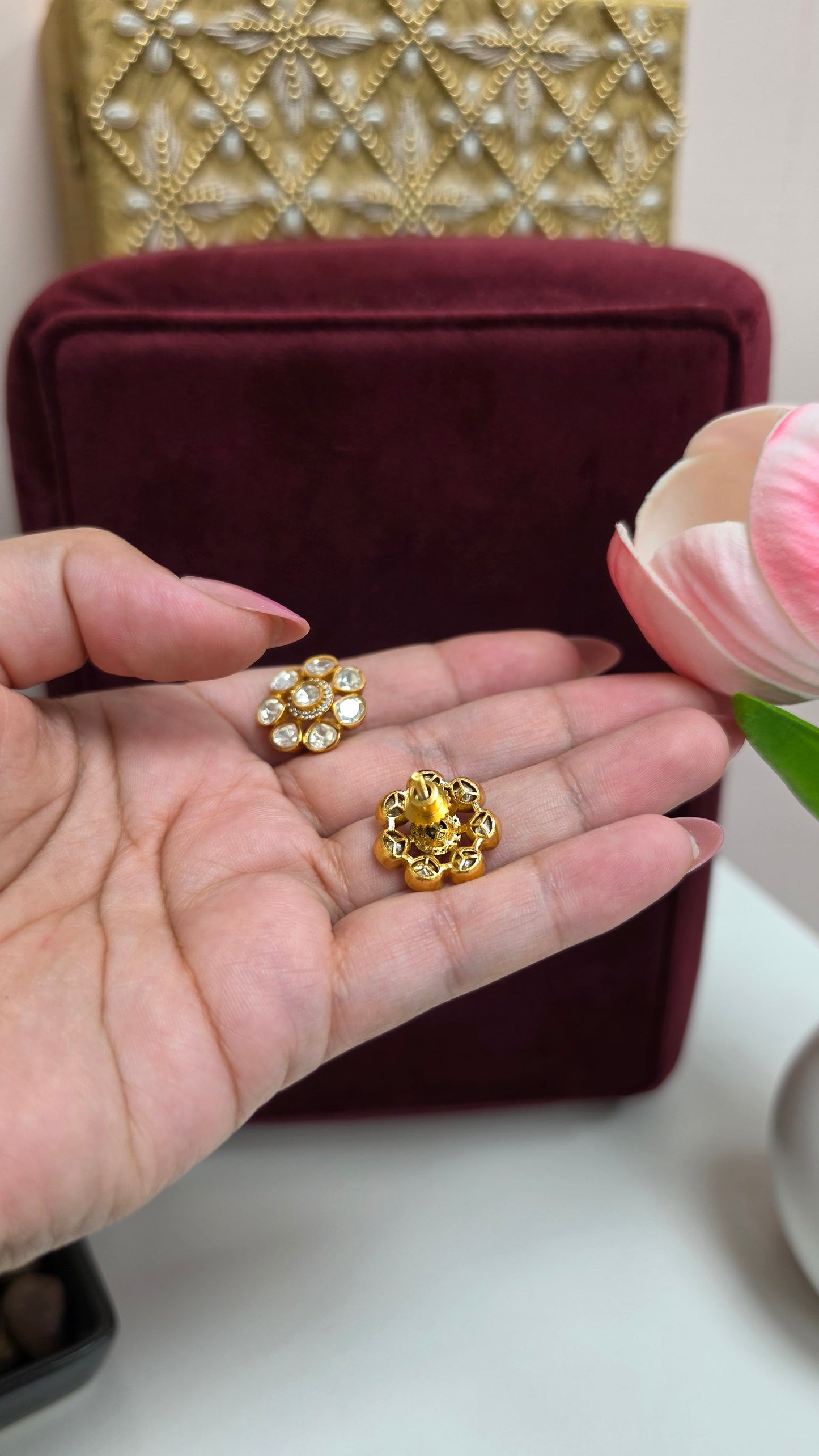 Ravya sunheri kundan studs