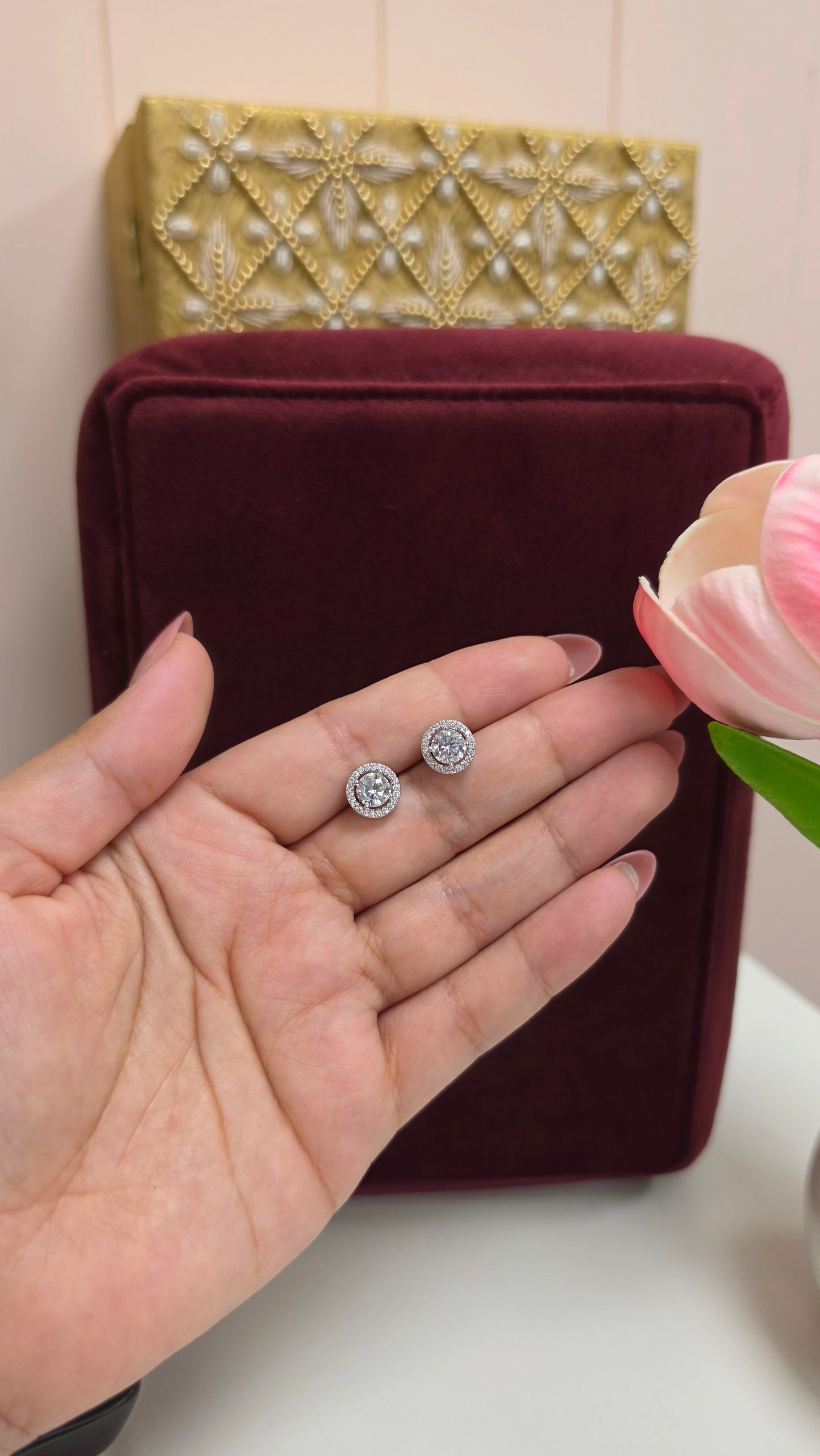 Saivi wg studs