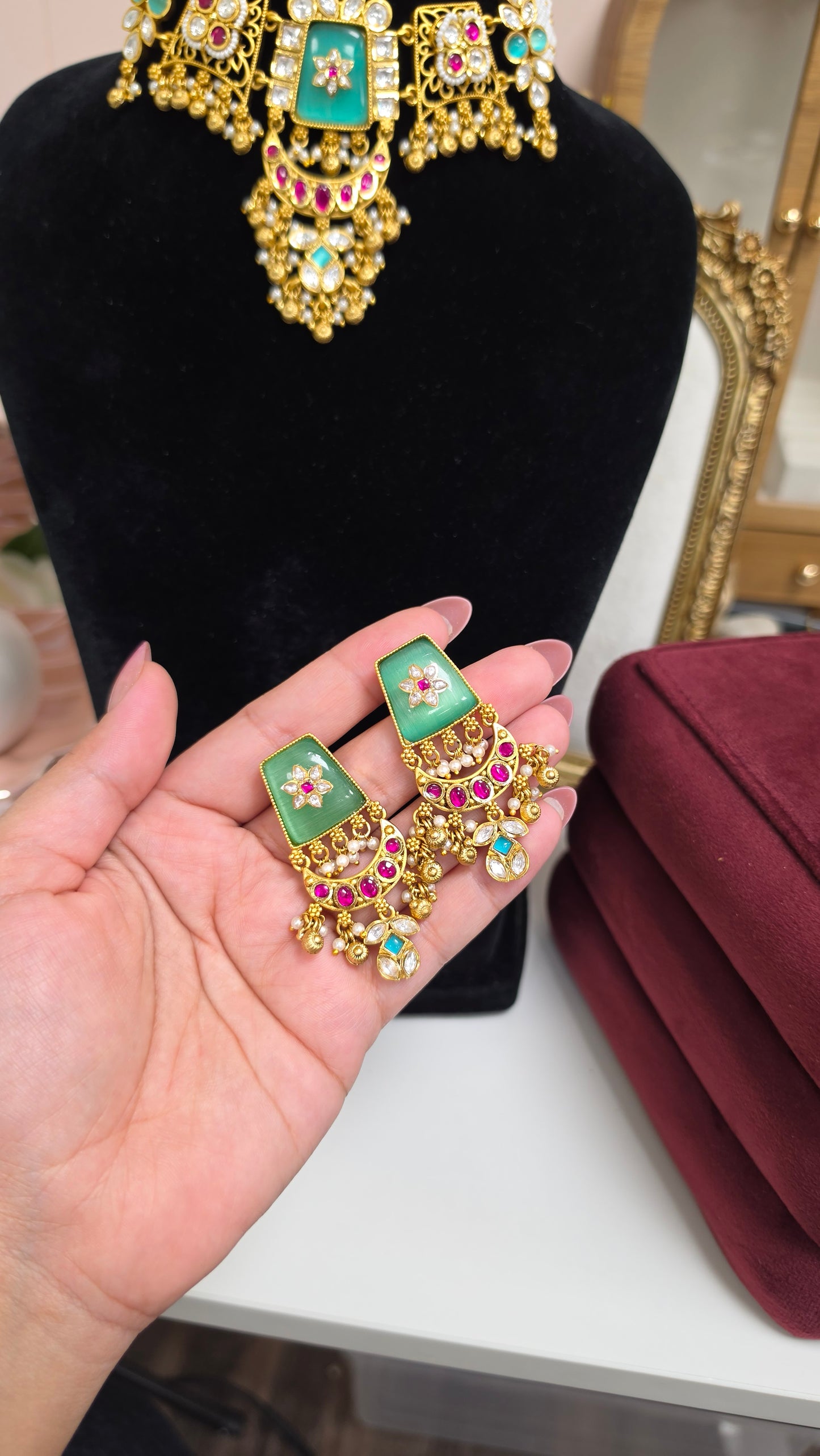 Sifat premium heritage kundan set