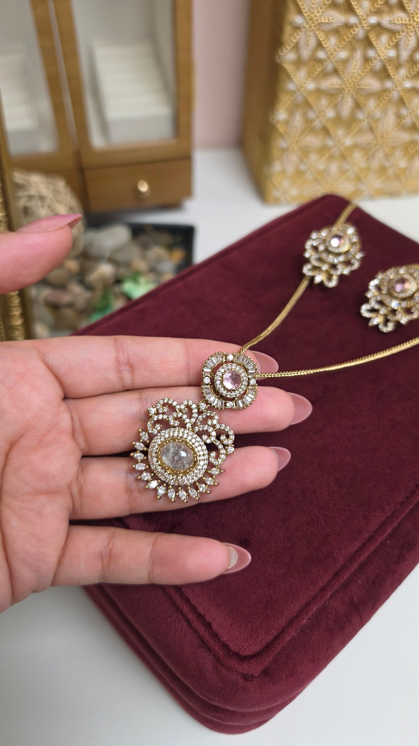 Tanuvi sabya inspired long pendent set(Pink)