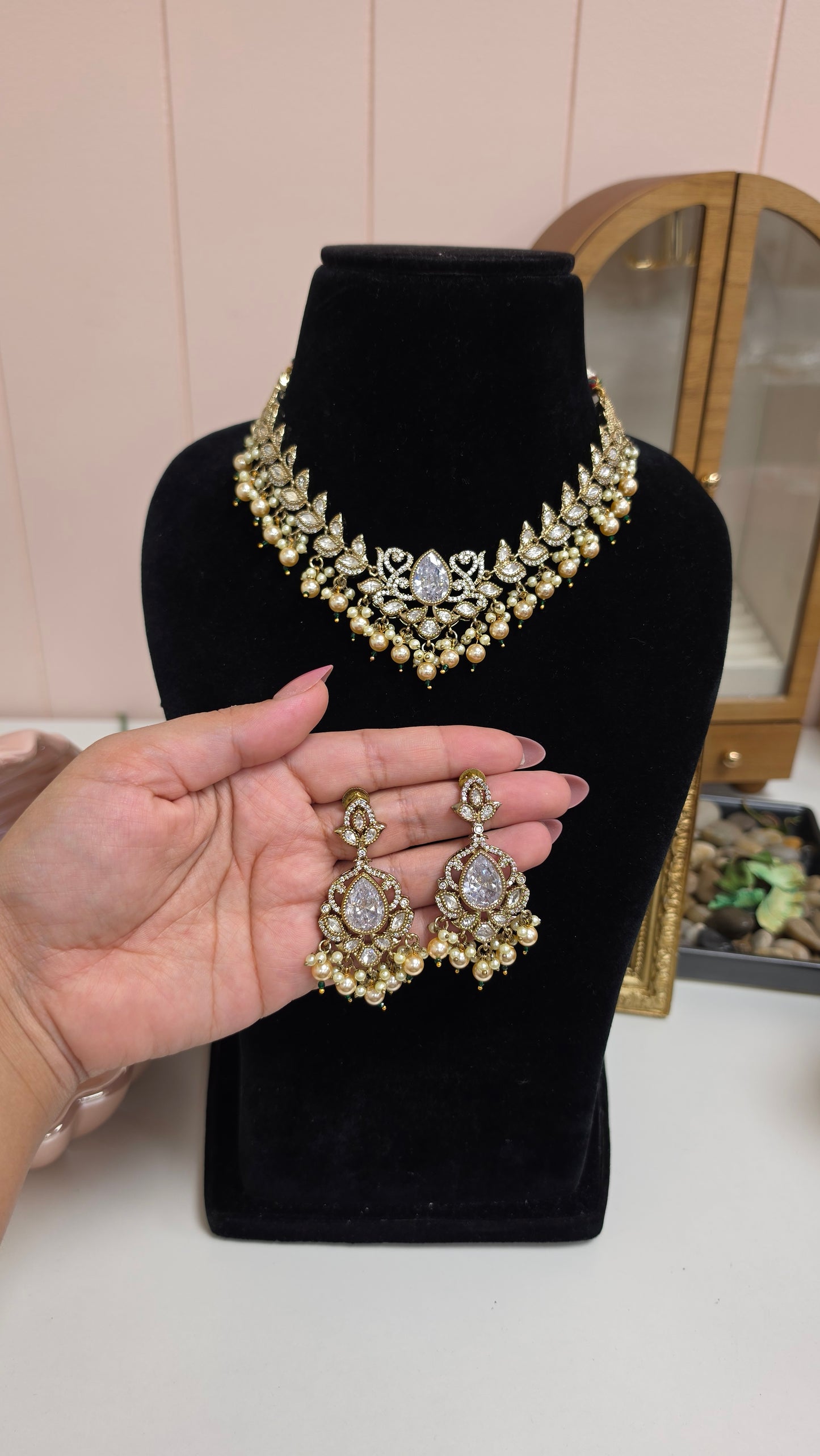 Uptej premium kundan set