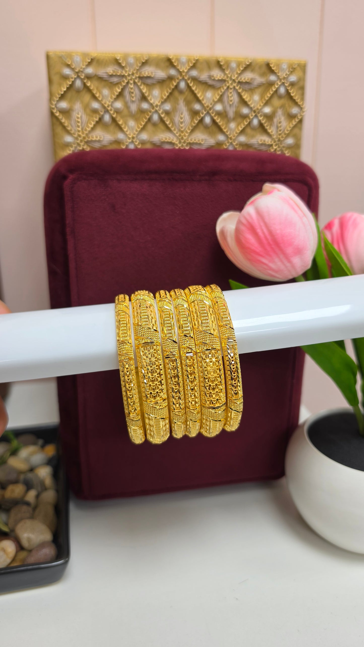 Neet gold look Bangles Set