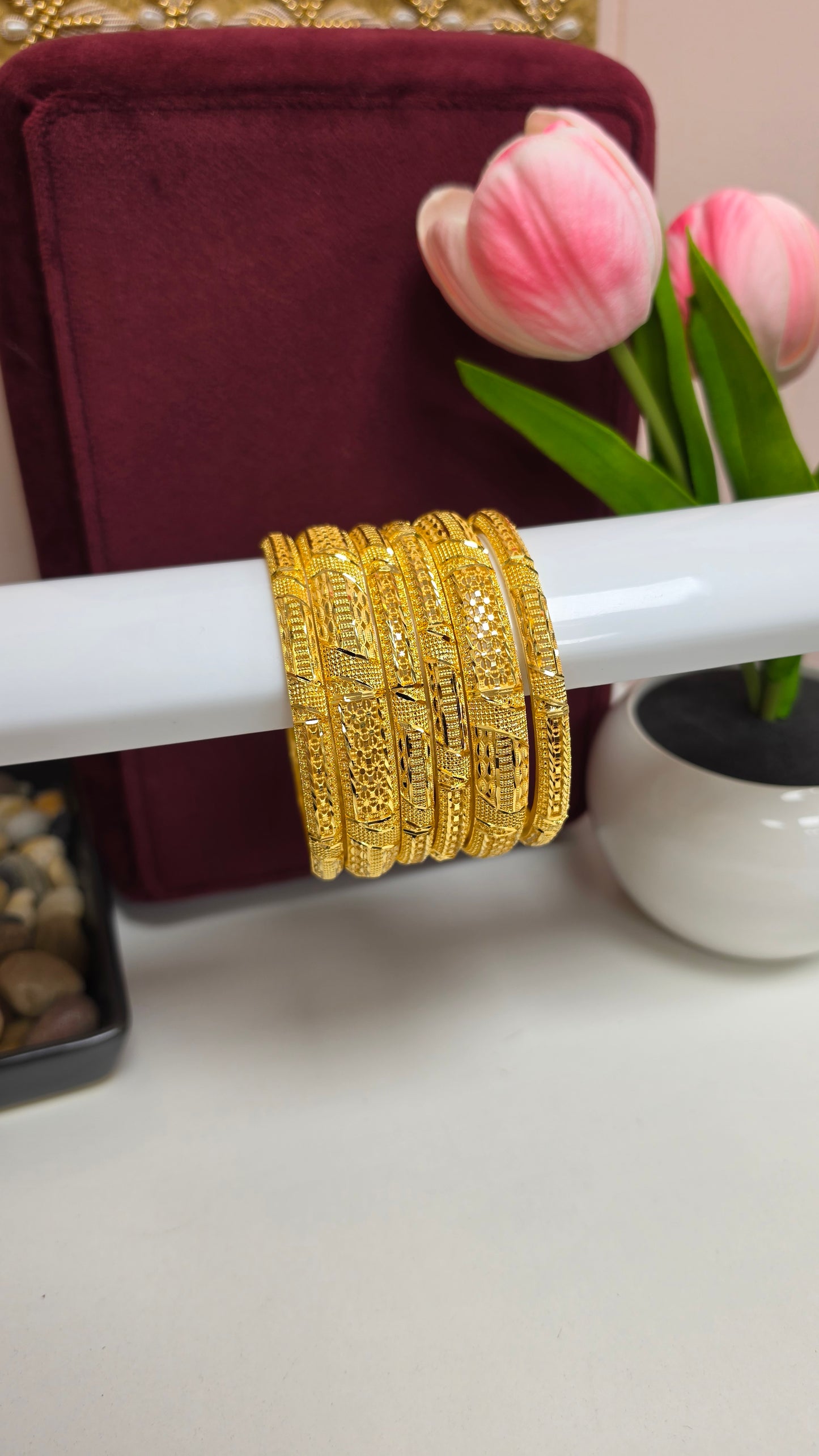 Neet gold look Bangles Set