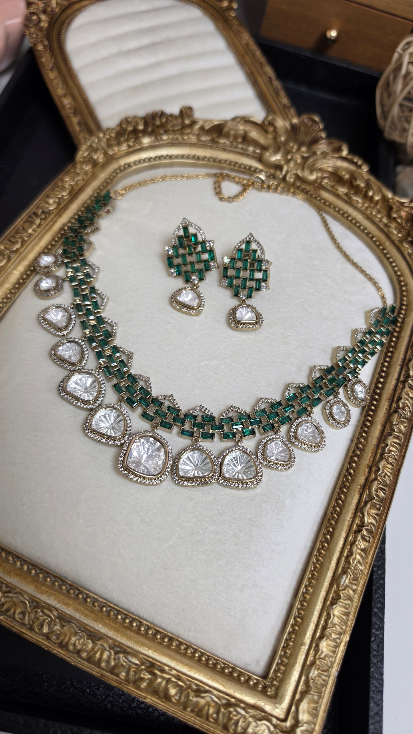 Eshpreet kundan set (Green)