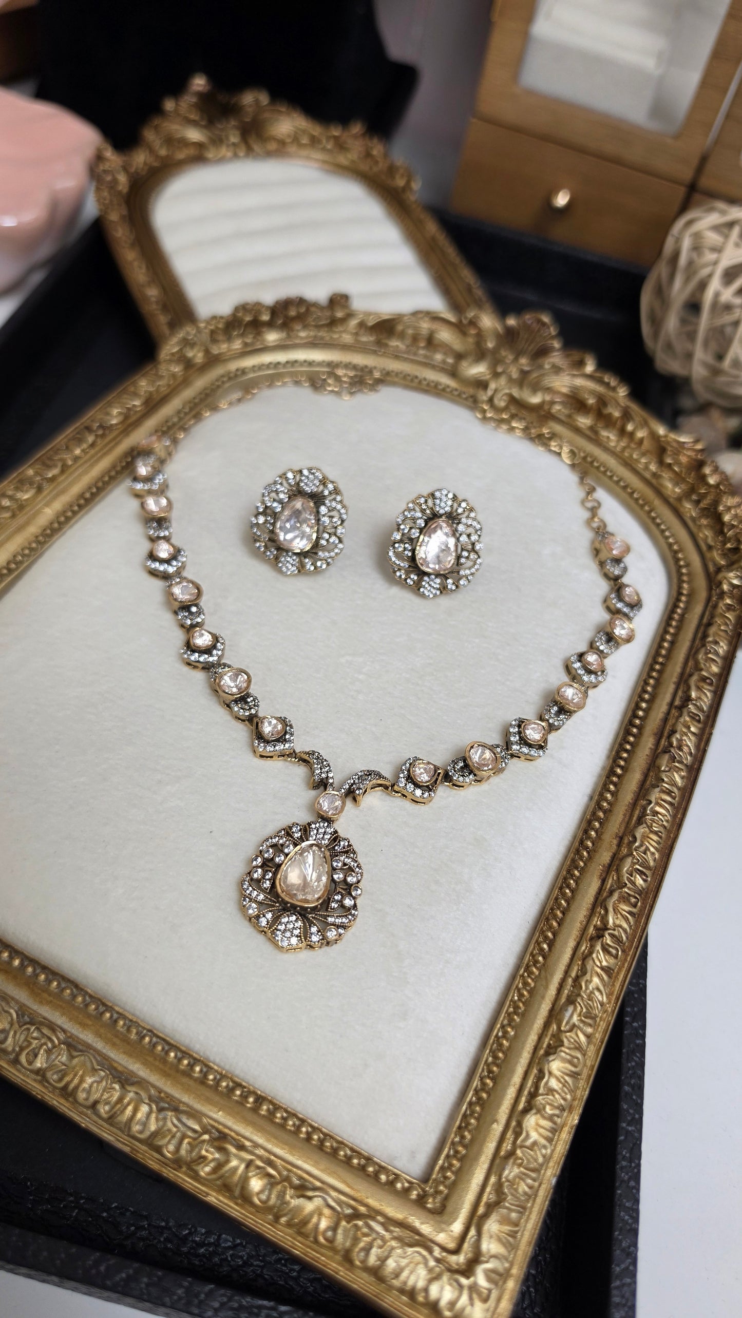 Ridam premium mossanite kundan set