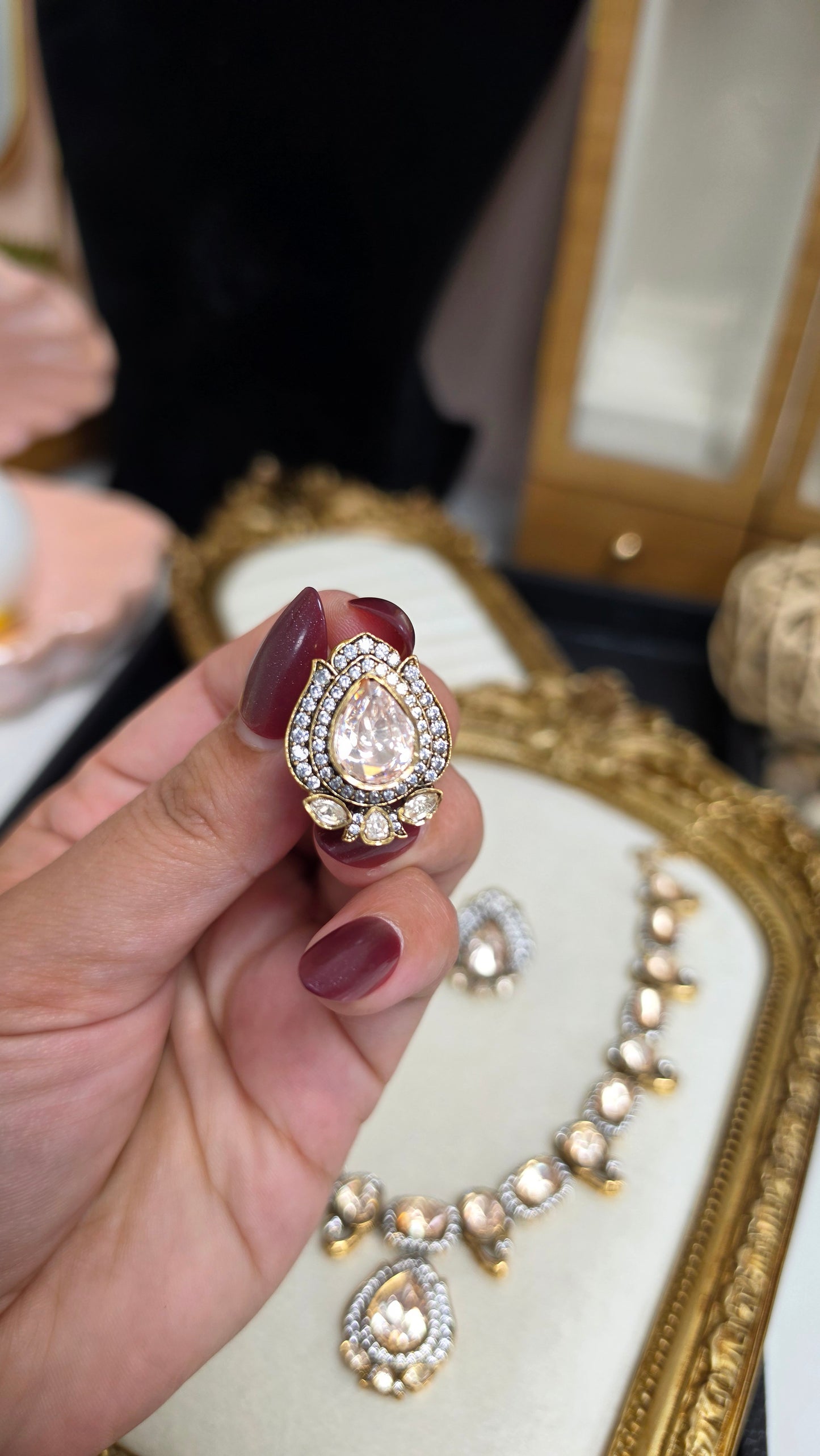 Areena premium moisonaite kundan set