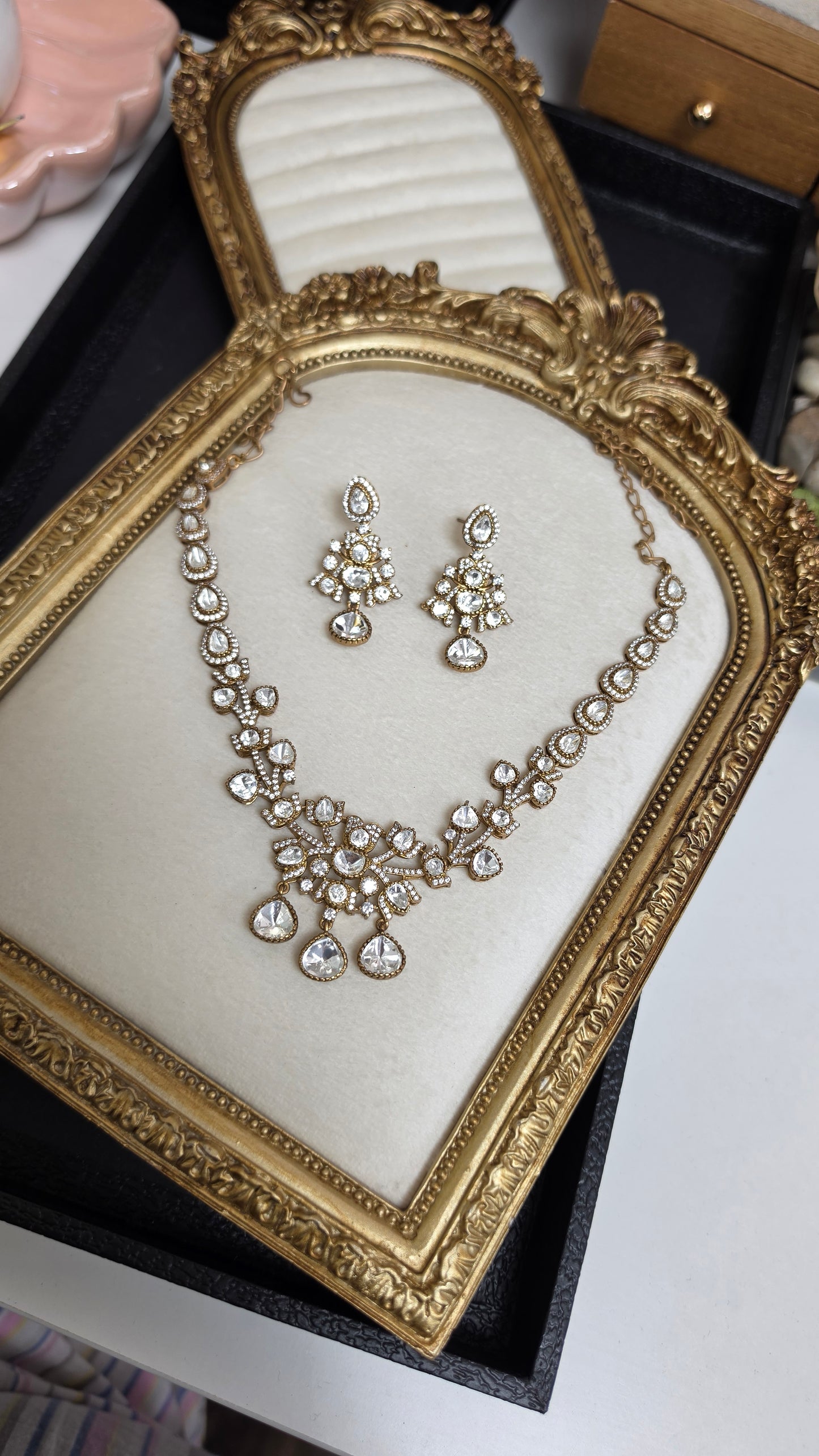 Anika premium kundan set