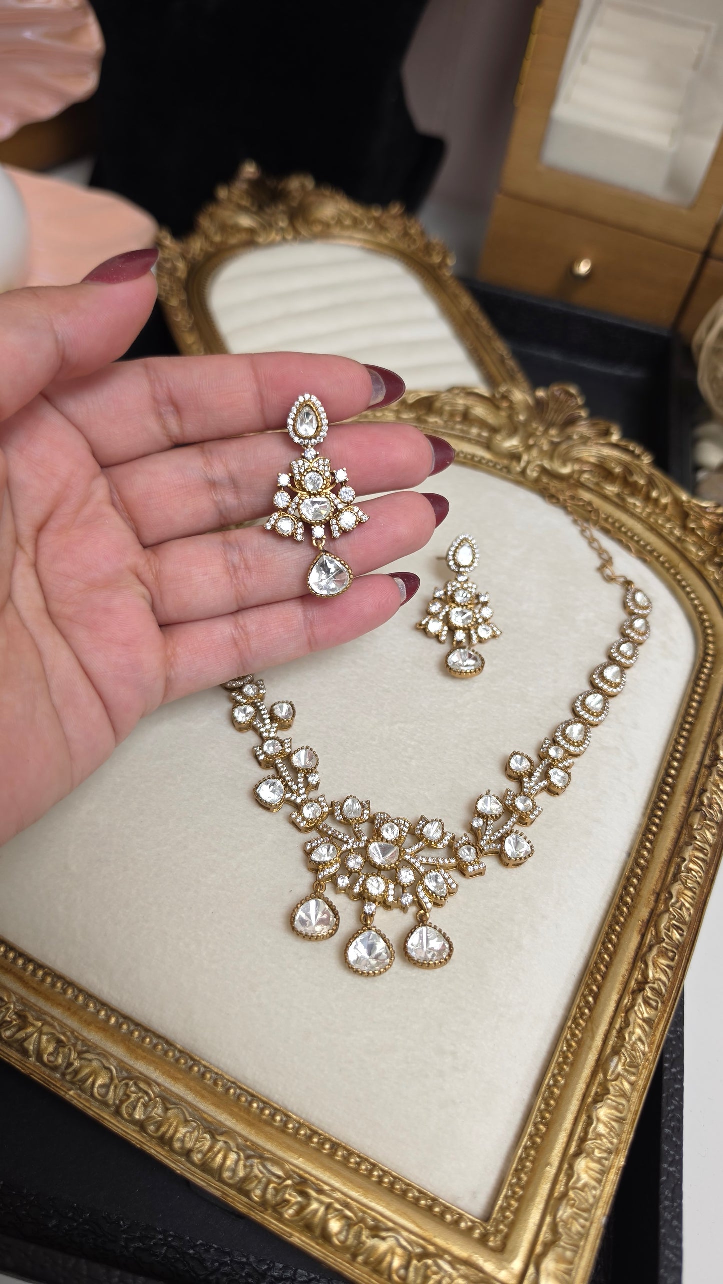 Anika premium kundan set