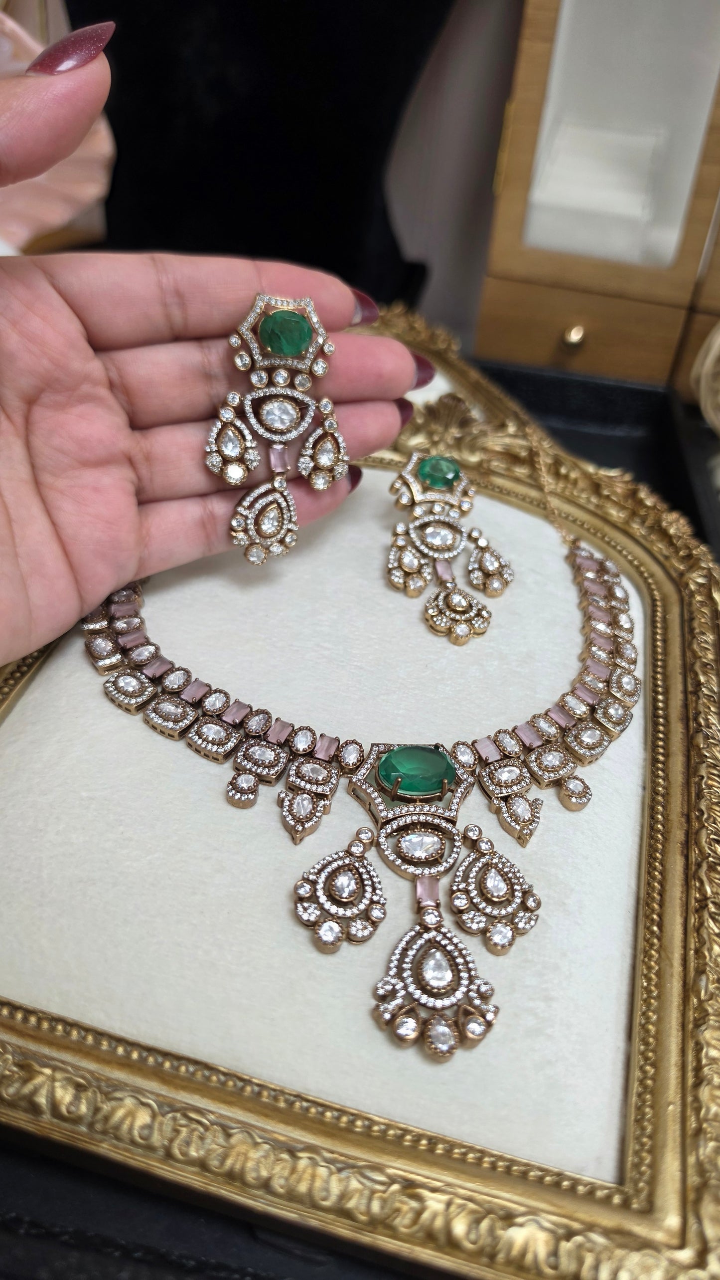 Tara premium kundan set
