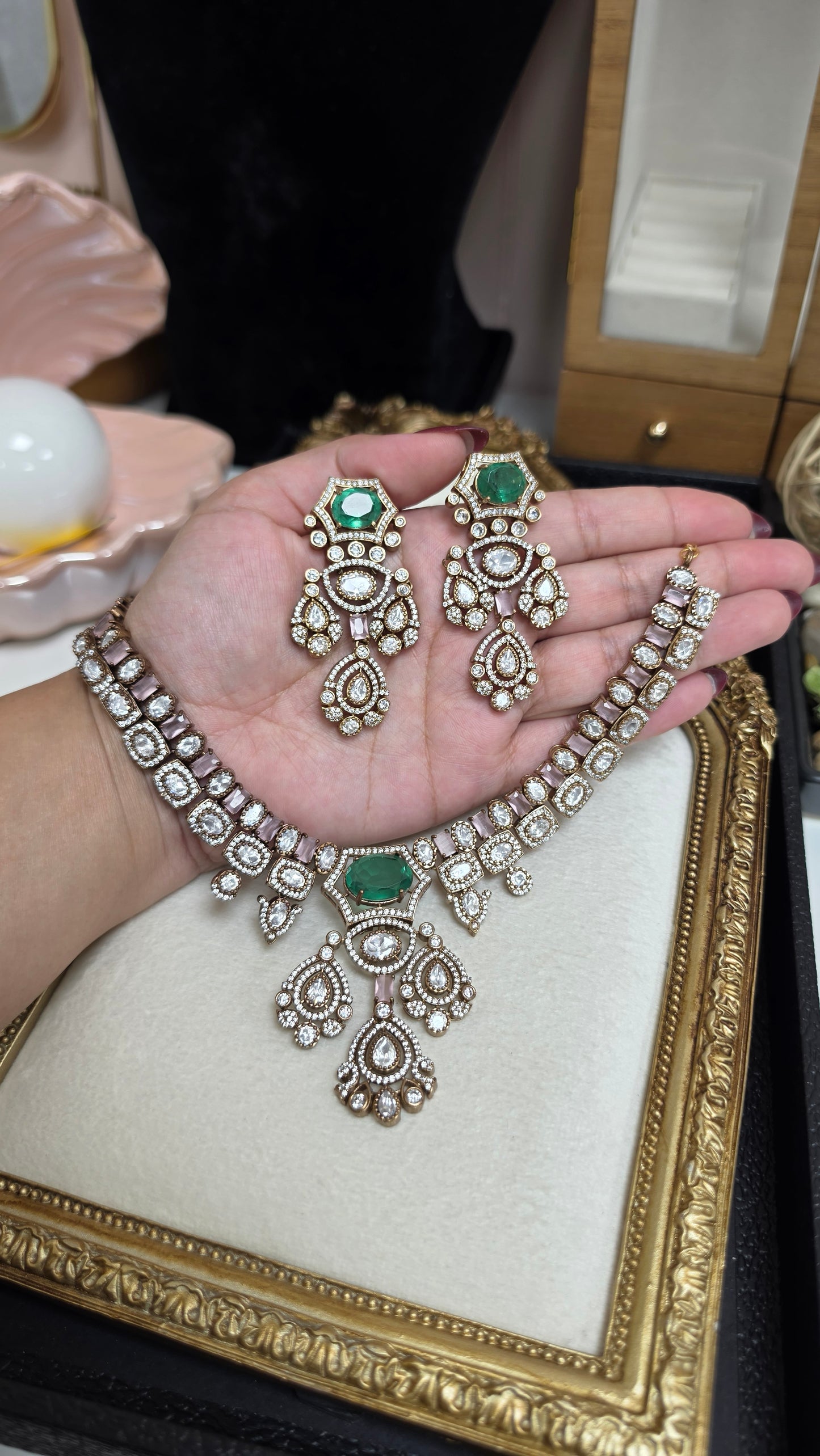 Tara premium kundan set