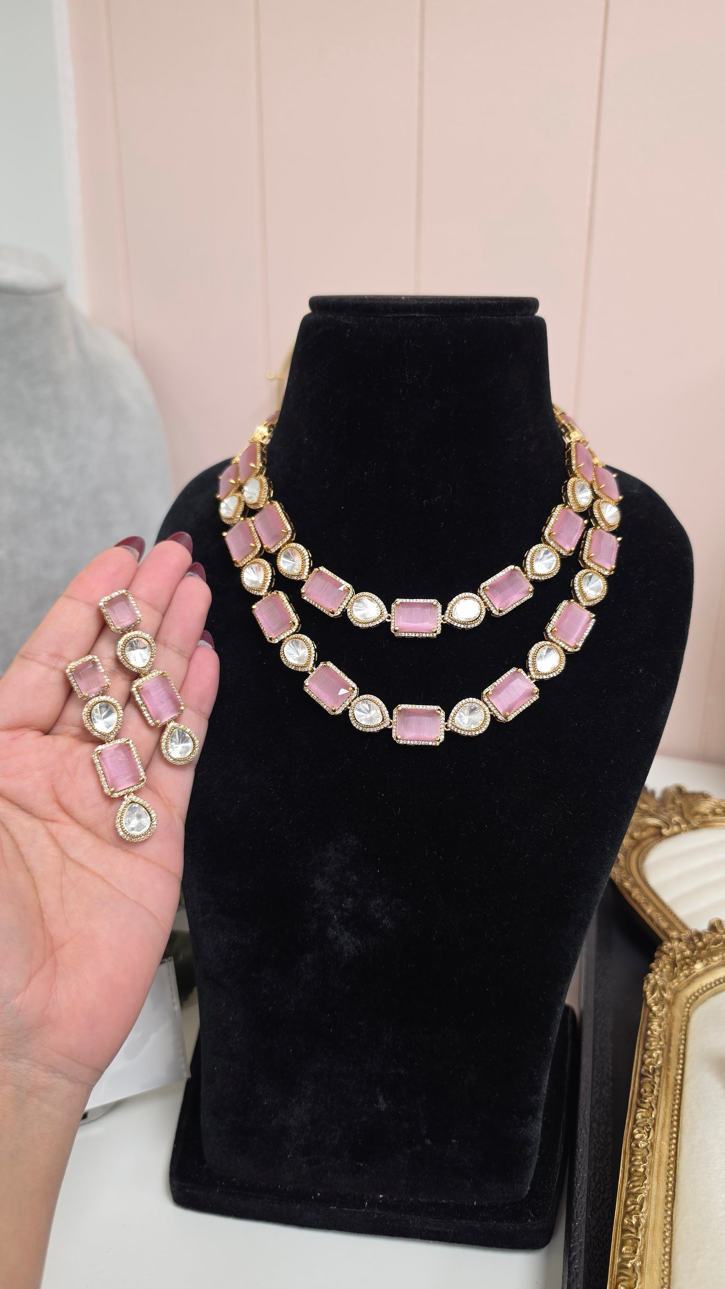 Manu premium kundan set