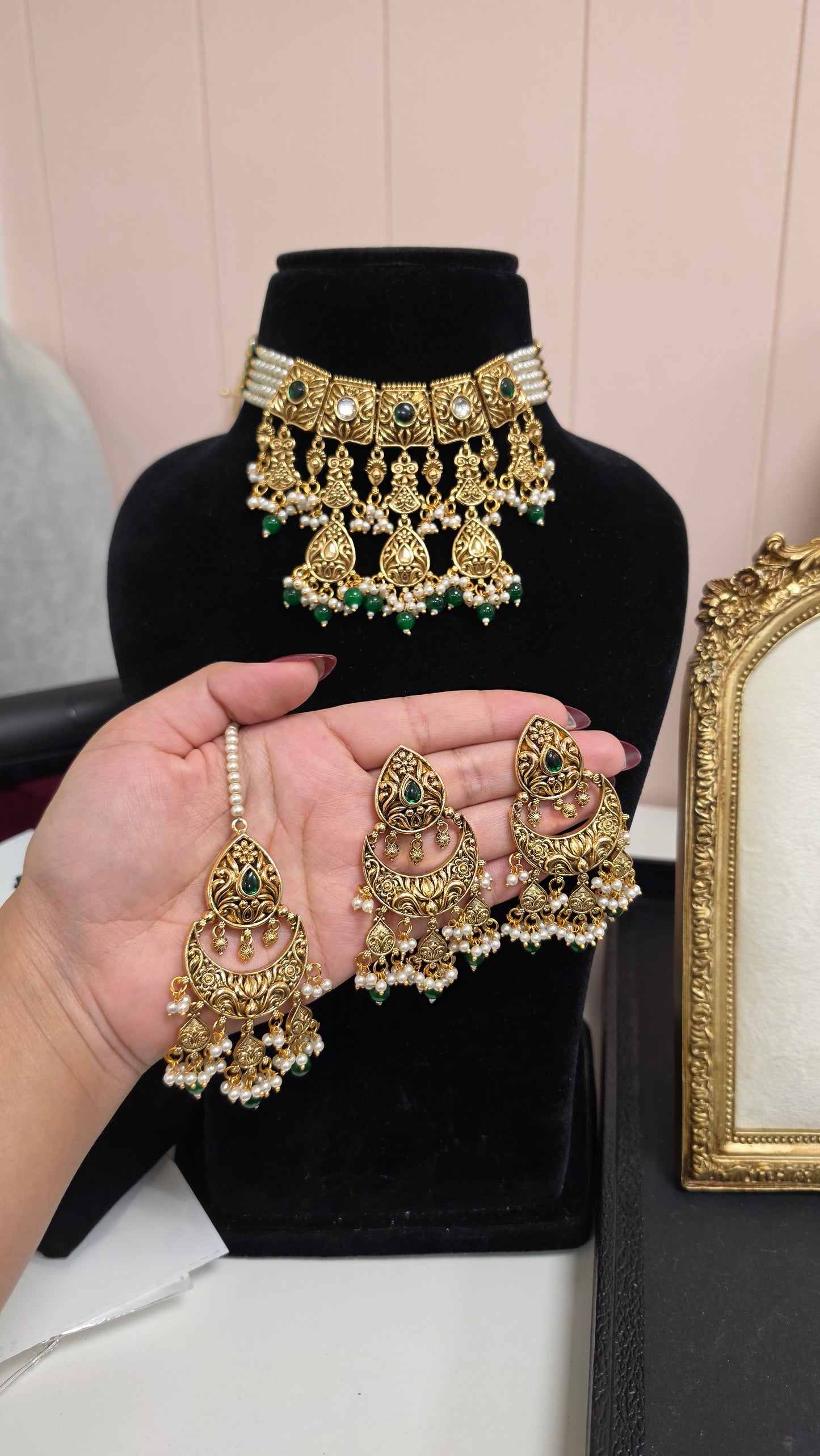 Juspreet kundan set (Green)