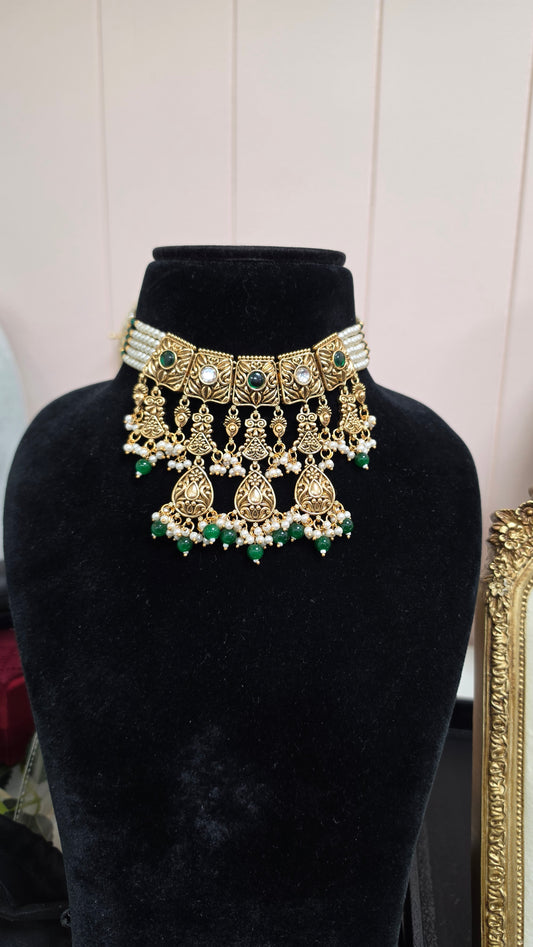 Juspreet kundan set (Green)