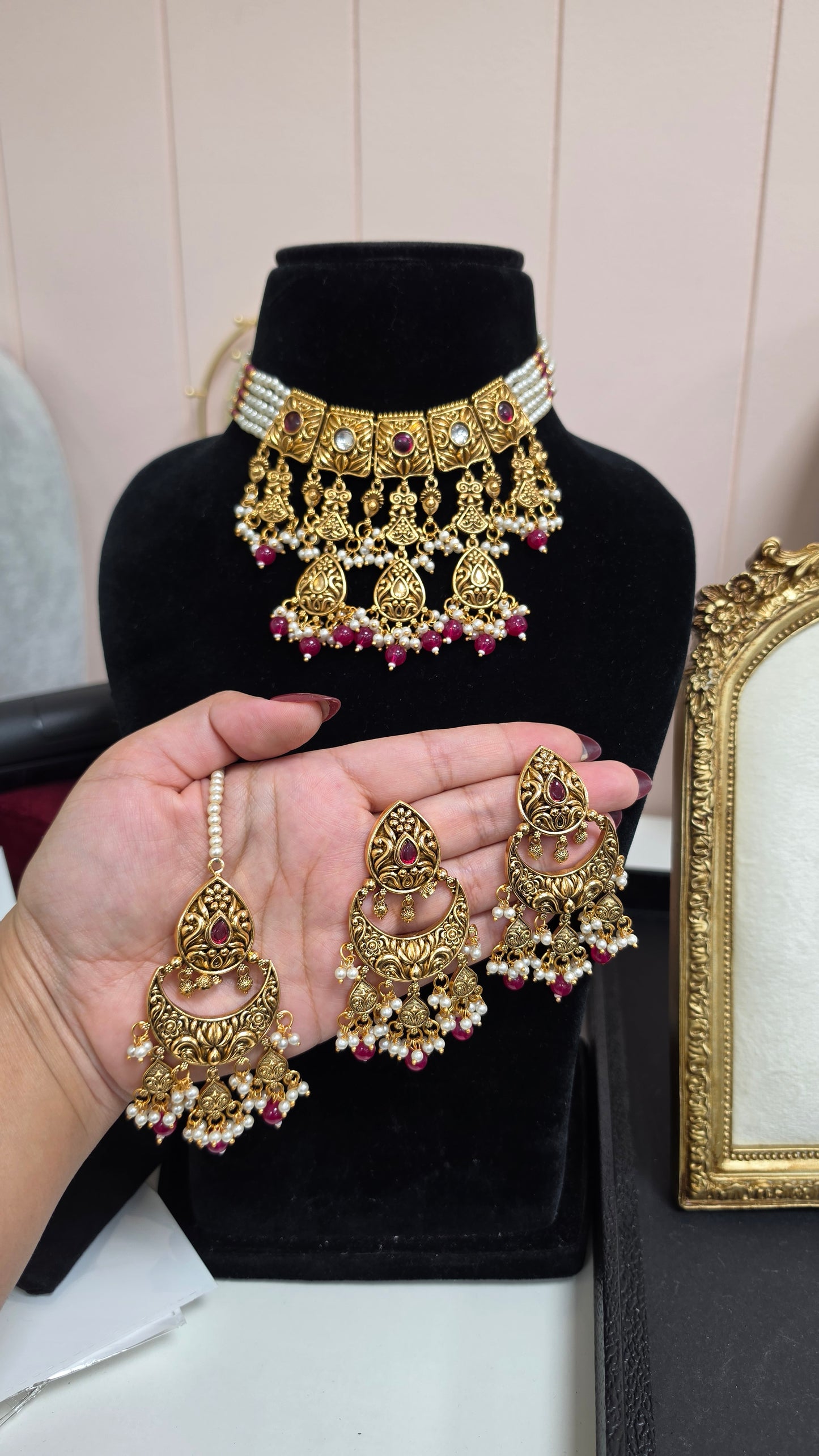 Juspreet kundan set (Ruby)