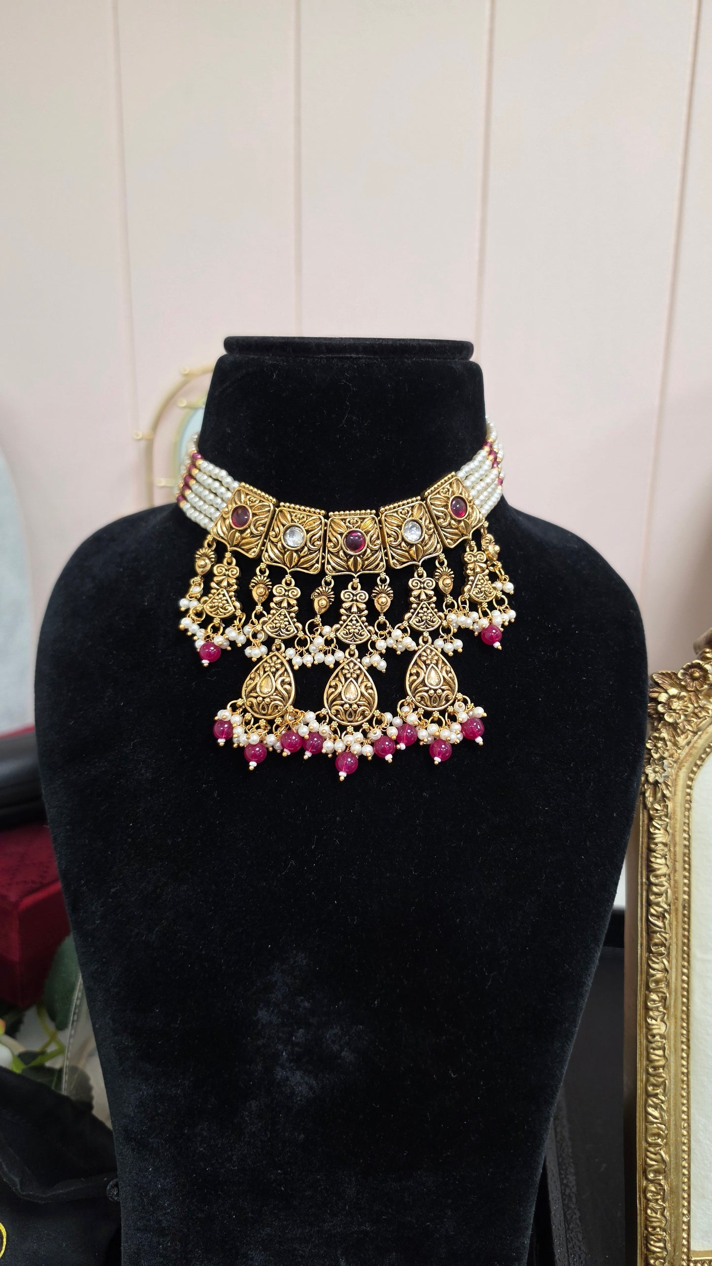 Juspreet kundan set (Ruby)