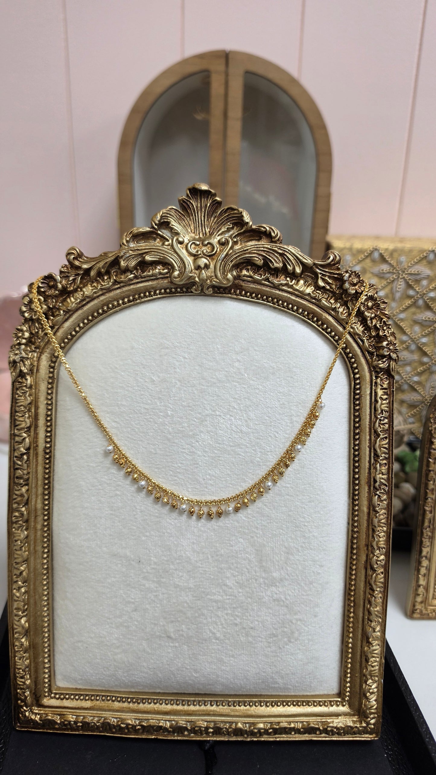 Tavnoor gold look chain necklace