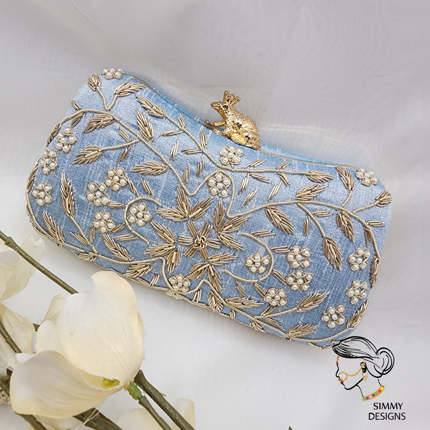 Lima emebrroided clutch